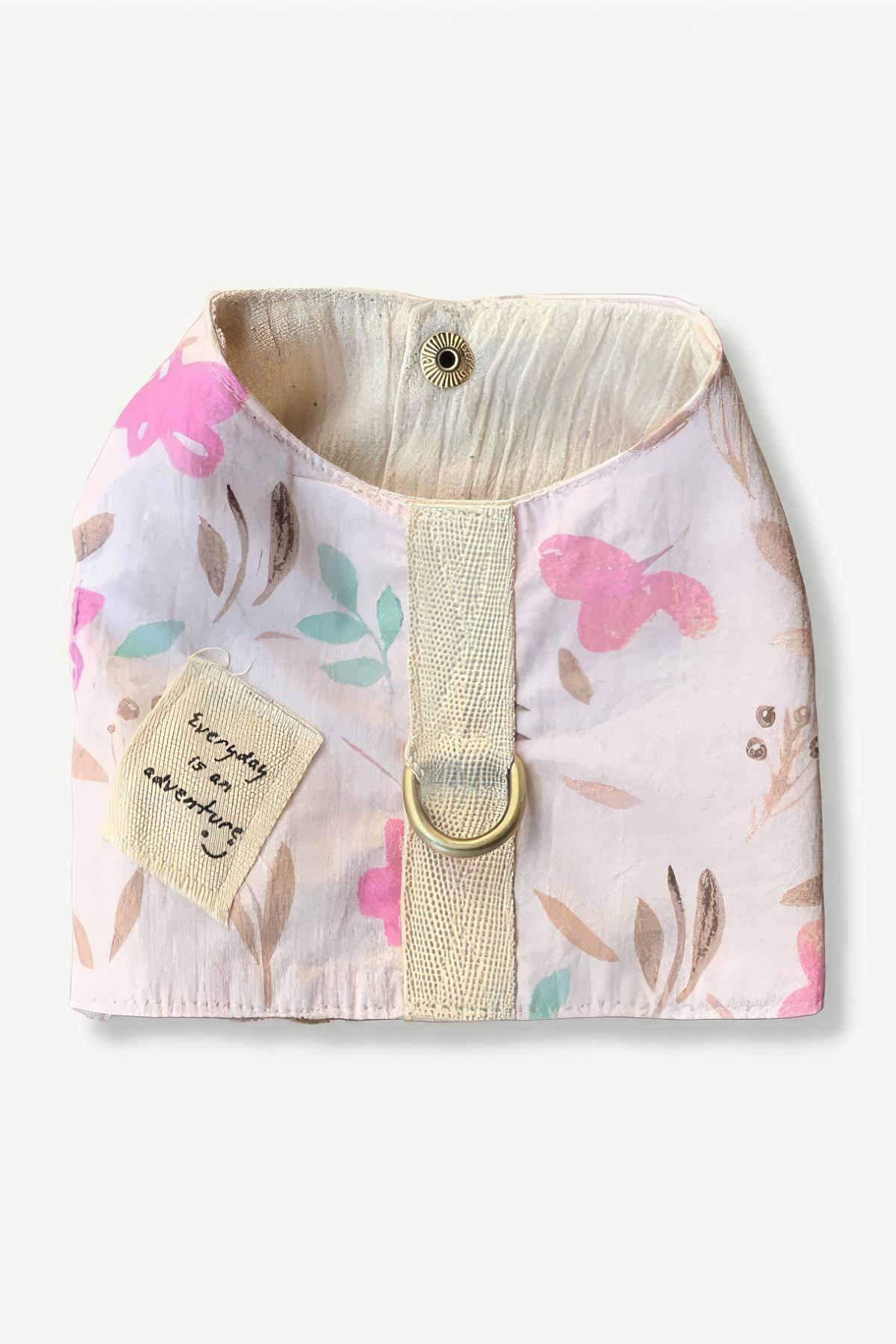 lil.co-bloom-harness-beige-kopek-gogus-9acaf7.jpg