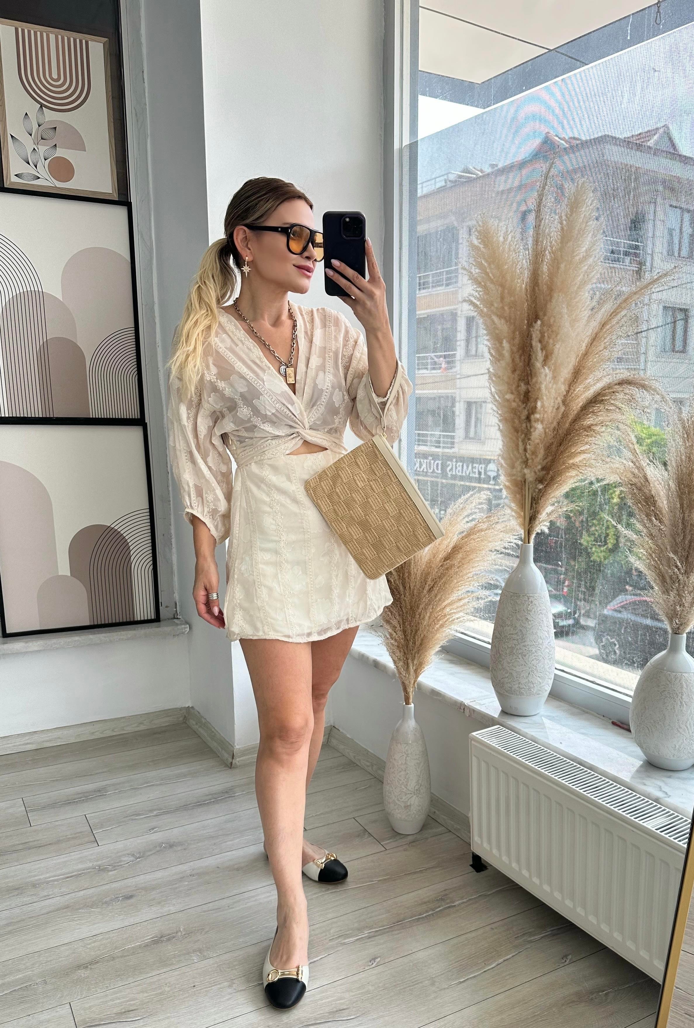 Bej Astarlı Mini Elbise