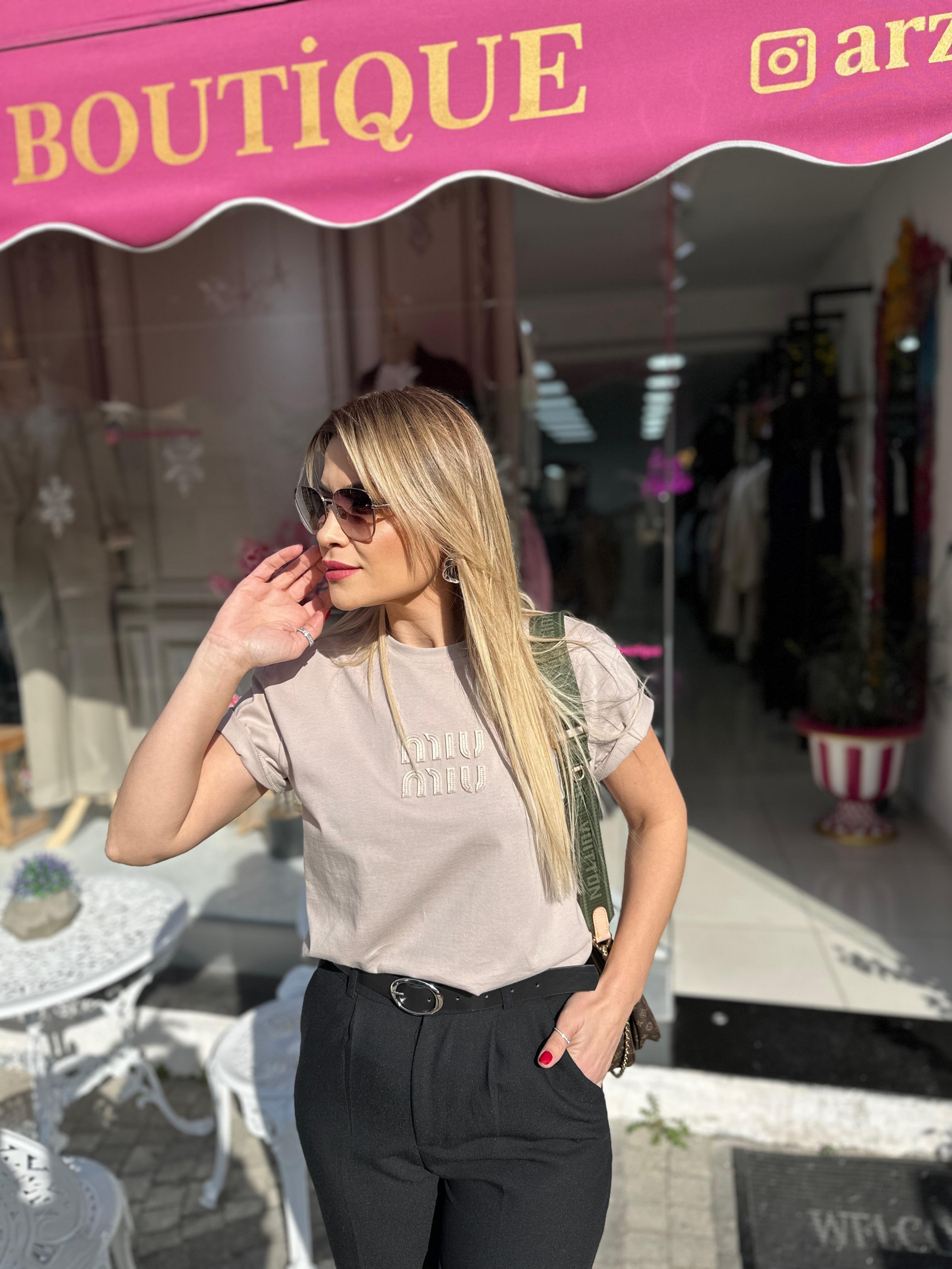 Bej Baskı Detaylı Tşhirt 