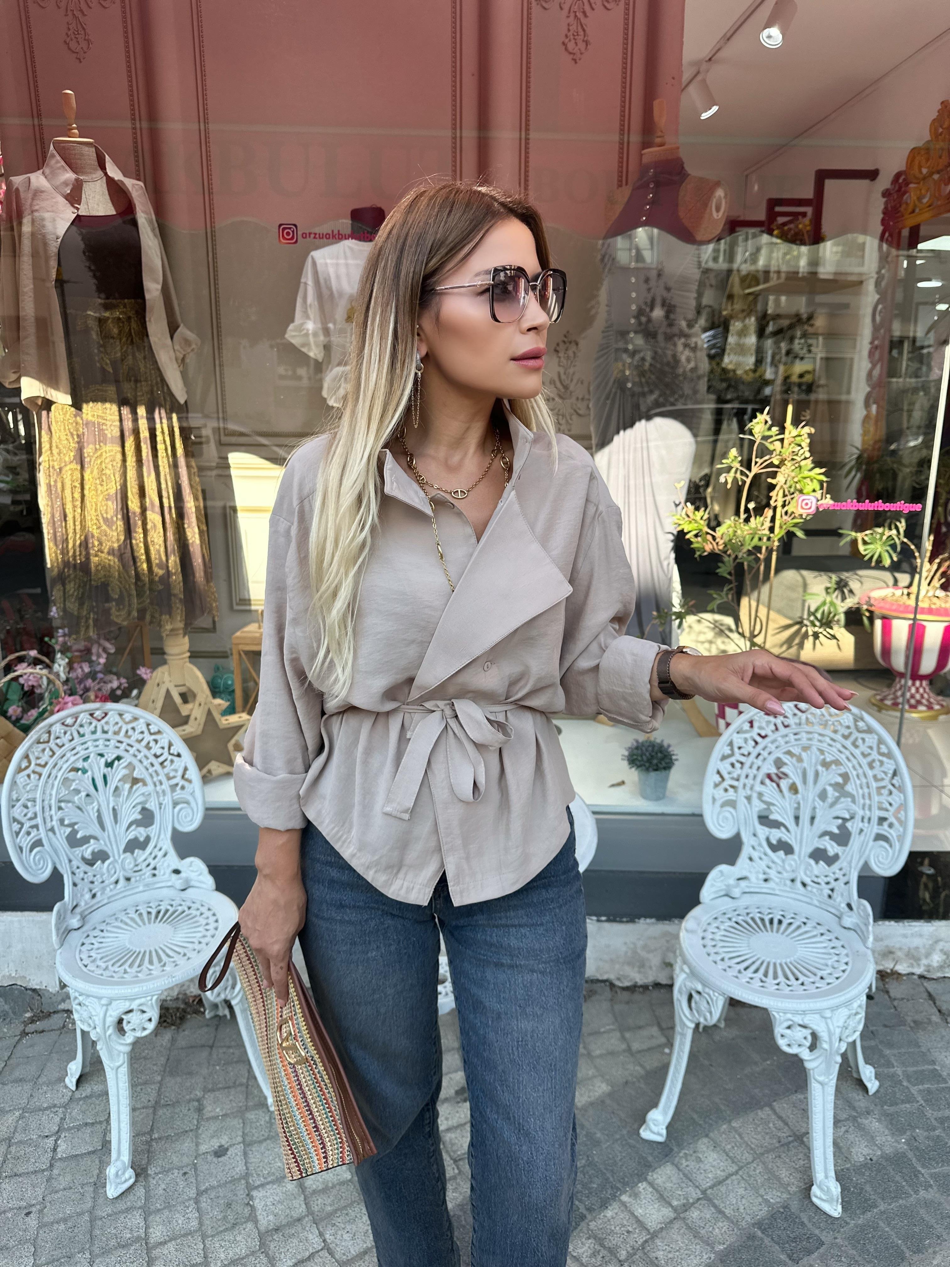 Bej Belden Bağlamalı Ceket