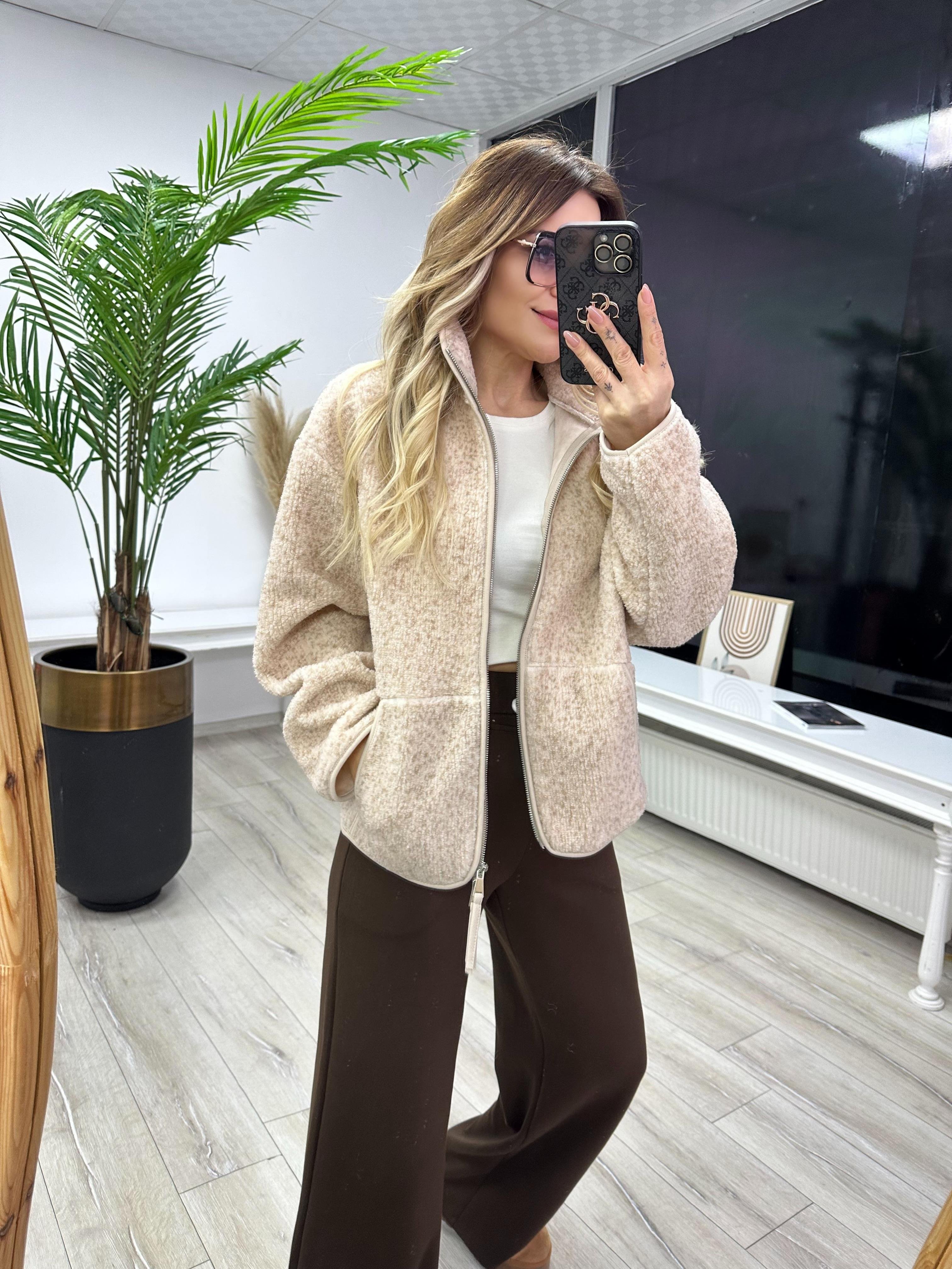 Bej Peluş Fermuarlı Ceket