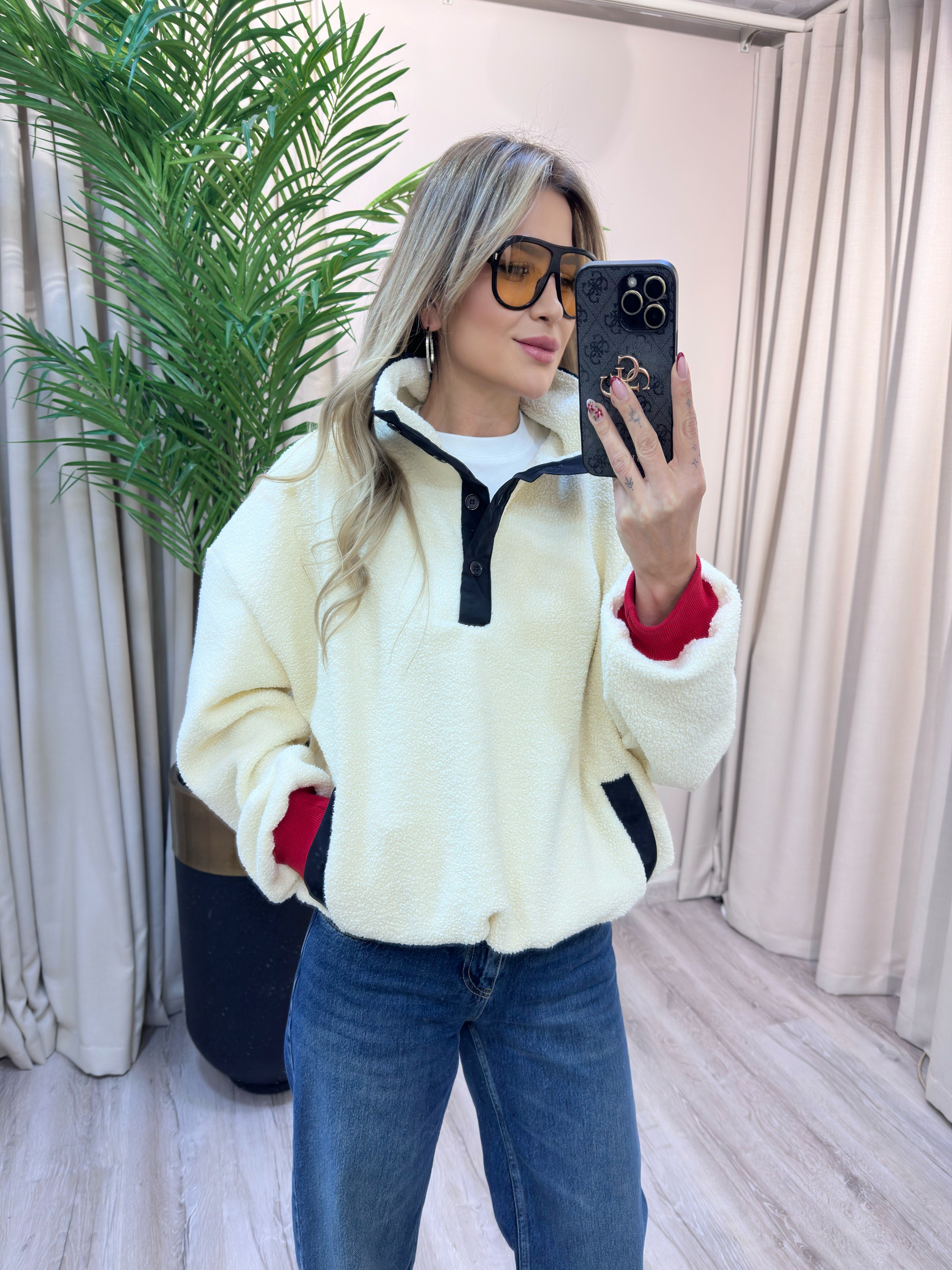 Beli Lastikli Nakış Detaylı Yakası Düğmeli Polar Sweat