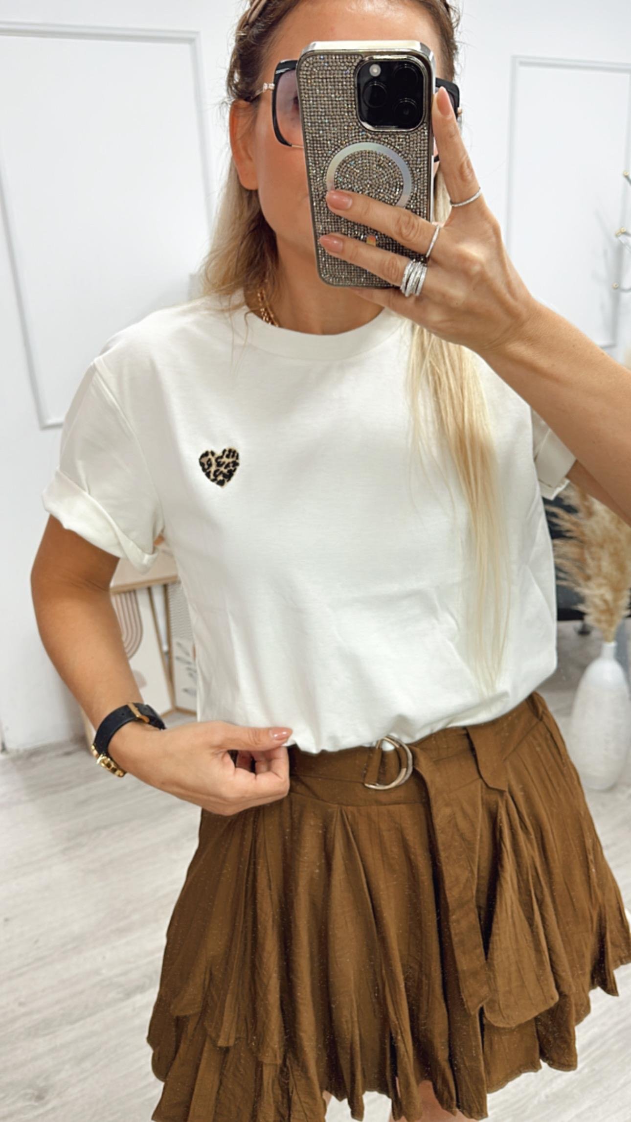 Beyaz Kalp Nakış Tshirt