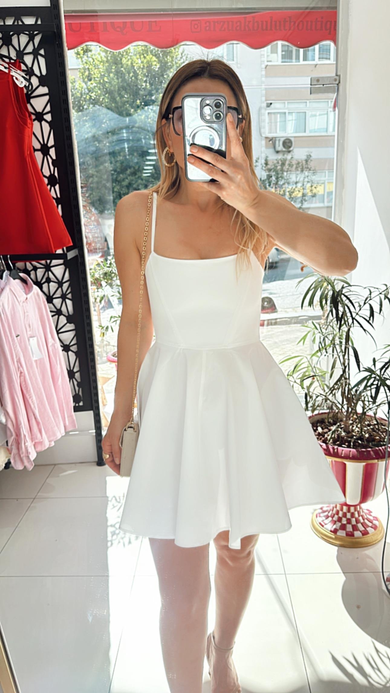 Beyaz Prenses Model Cepli Elbise 