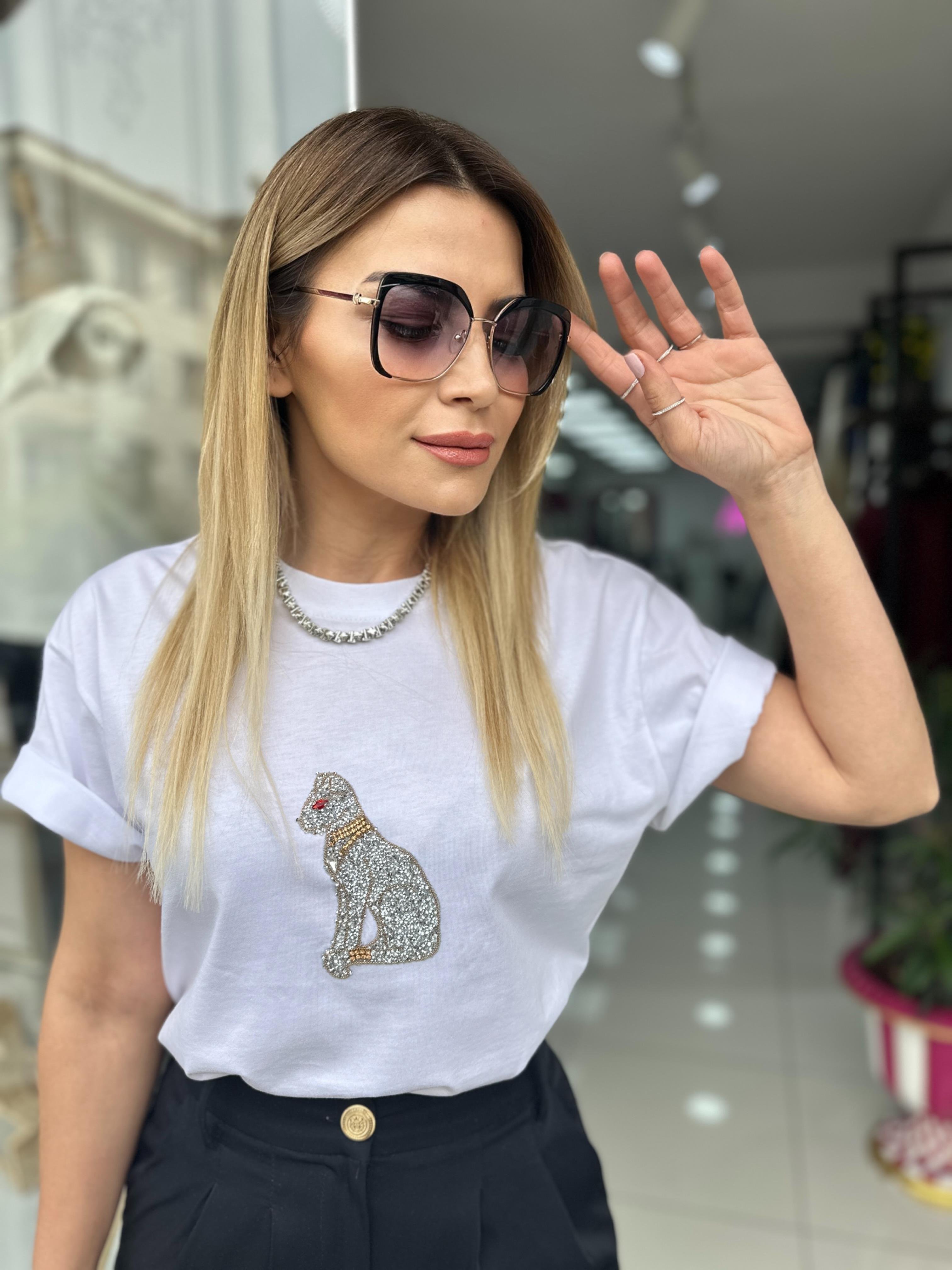 Beyaz Taş Detay Tshirt