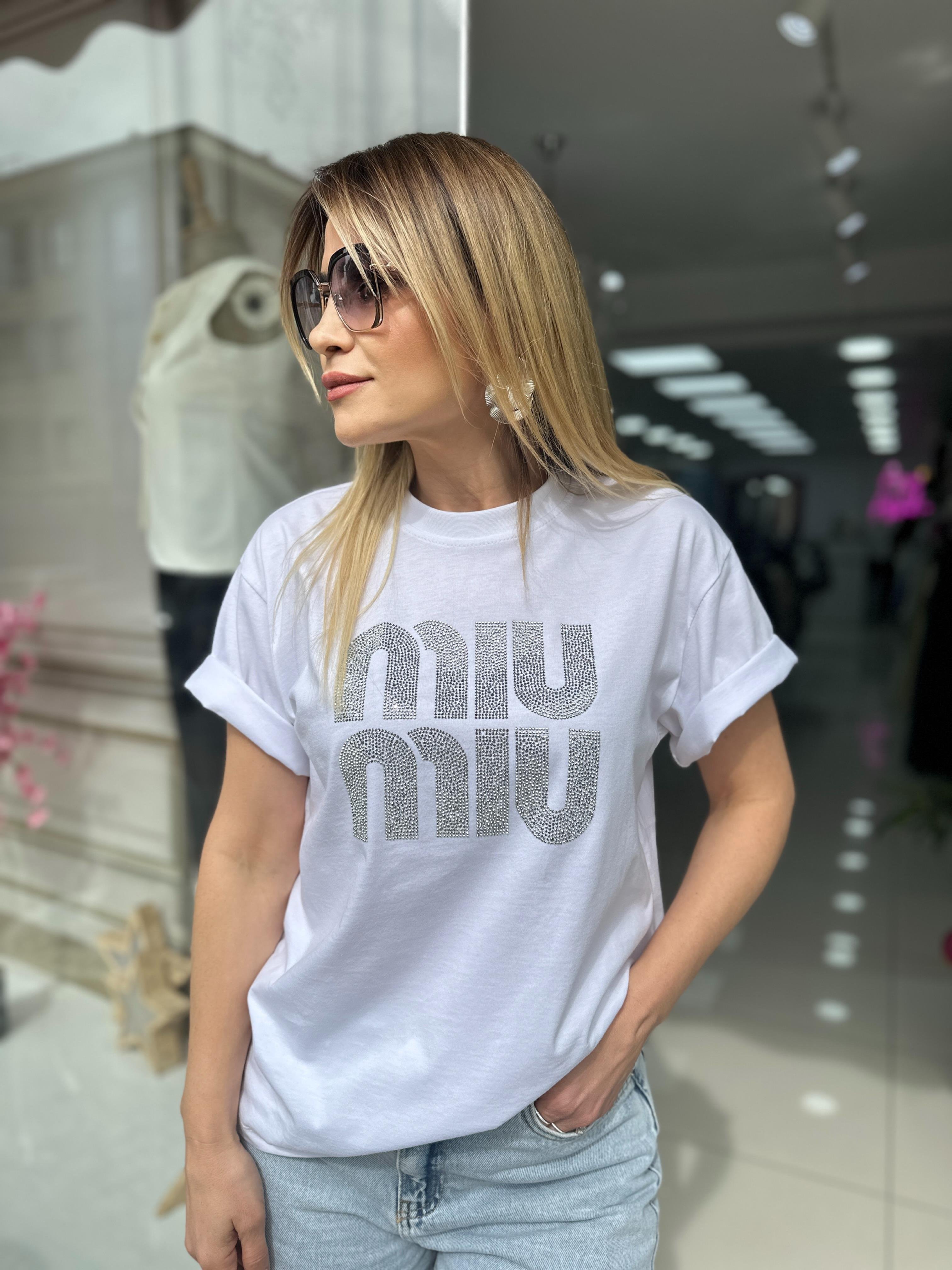 Beyaz Taşlı Tşhirt