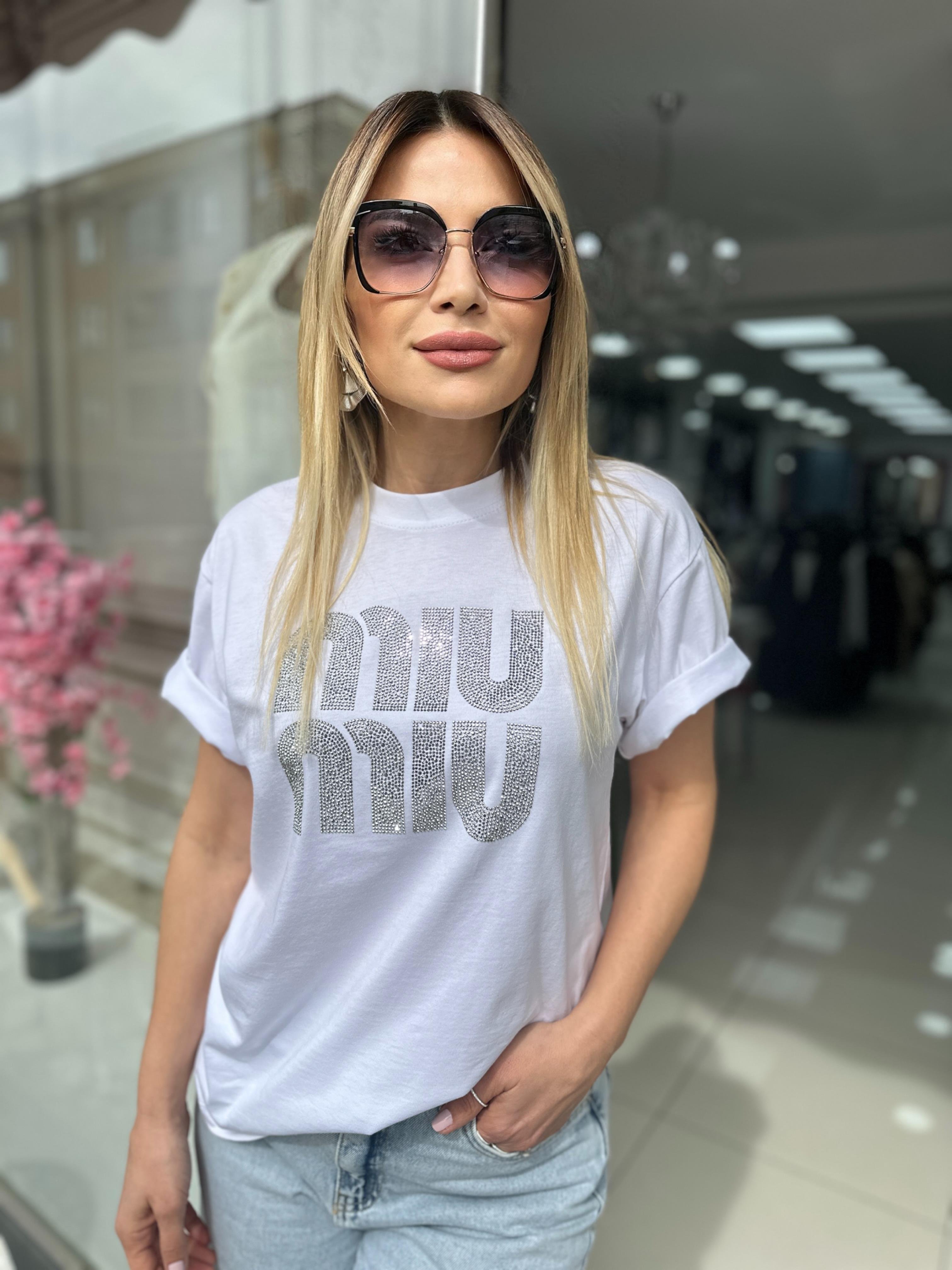 Beyaz Taşlı Tşhirt