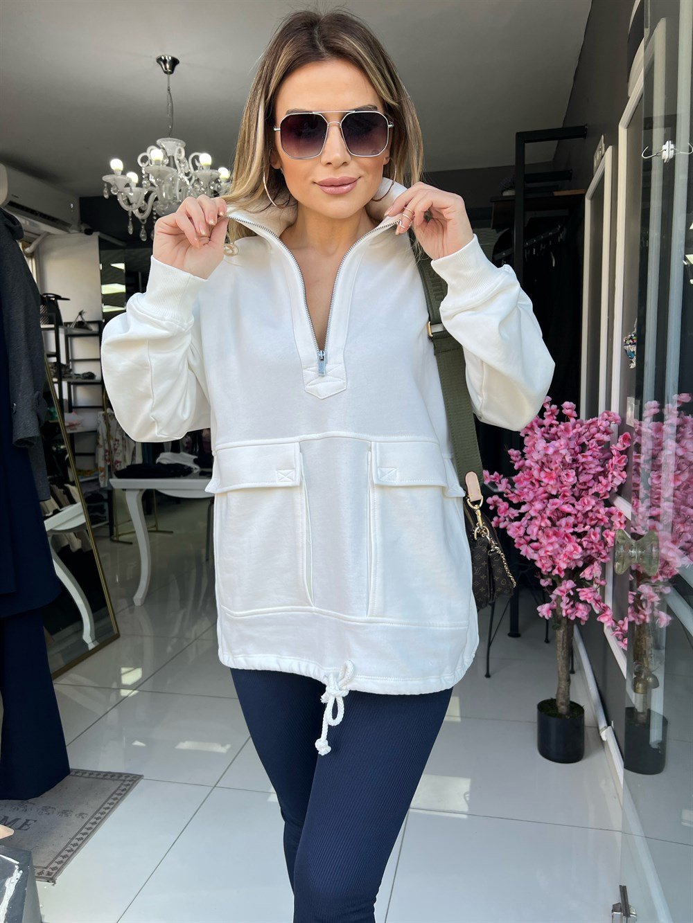 DLV Cep Detaylı Ekru Sweat
