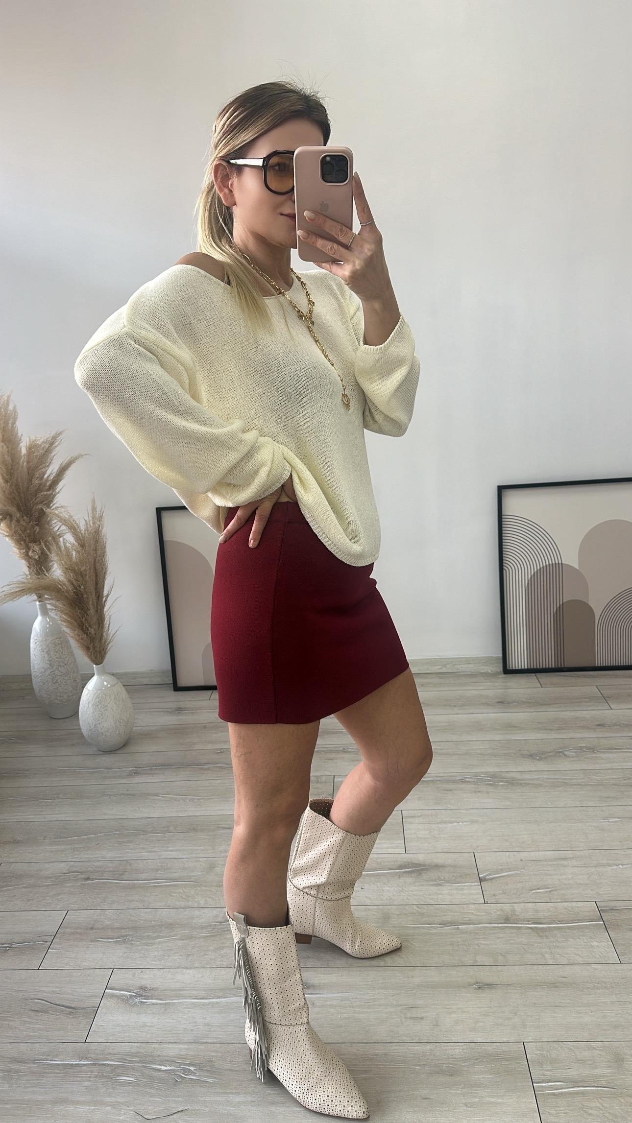 Ekru Oval Yaka Yumuşak Dokulu Triko Kazak 