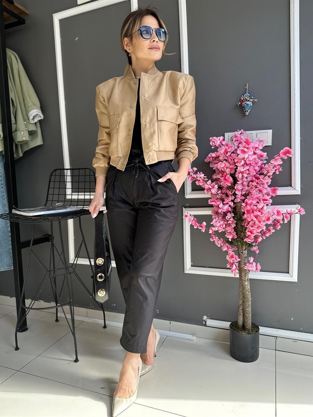 FLW Bej Çift Cepli Vatkalı Bomber Crop Ceket