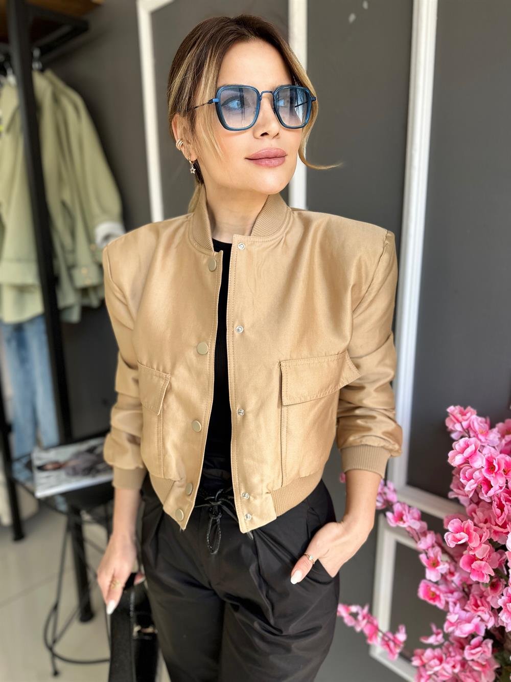 FLW Bej Çift Cepli Vatkalı Bomber Crop Ceket