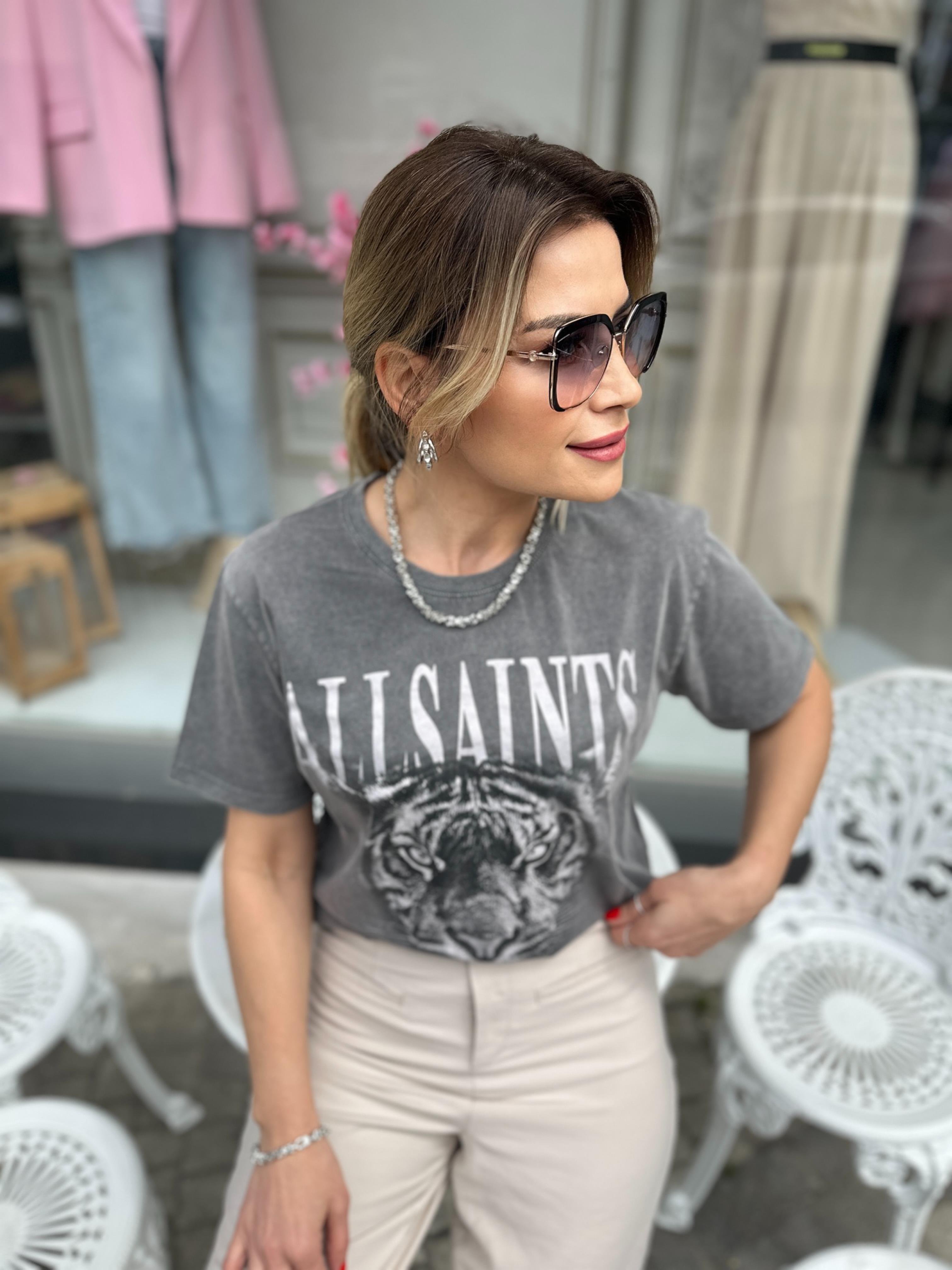 Gri Baskı Detaylı Tşhirt 
