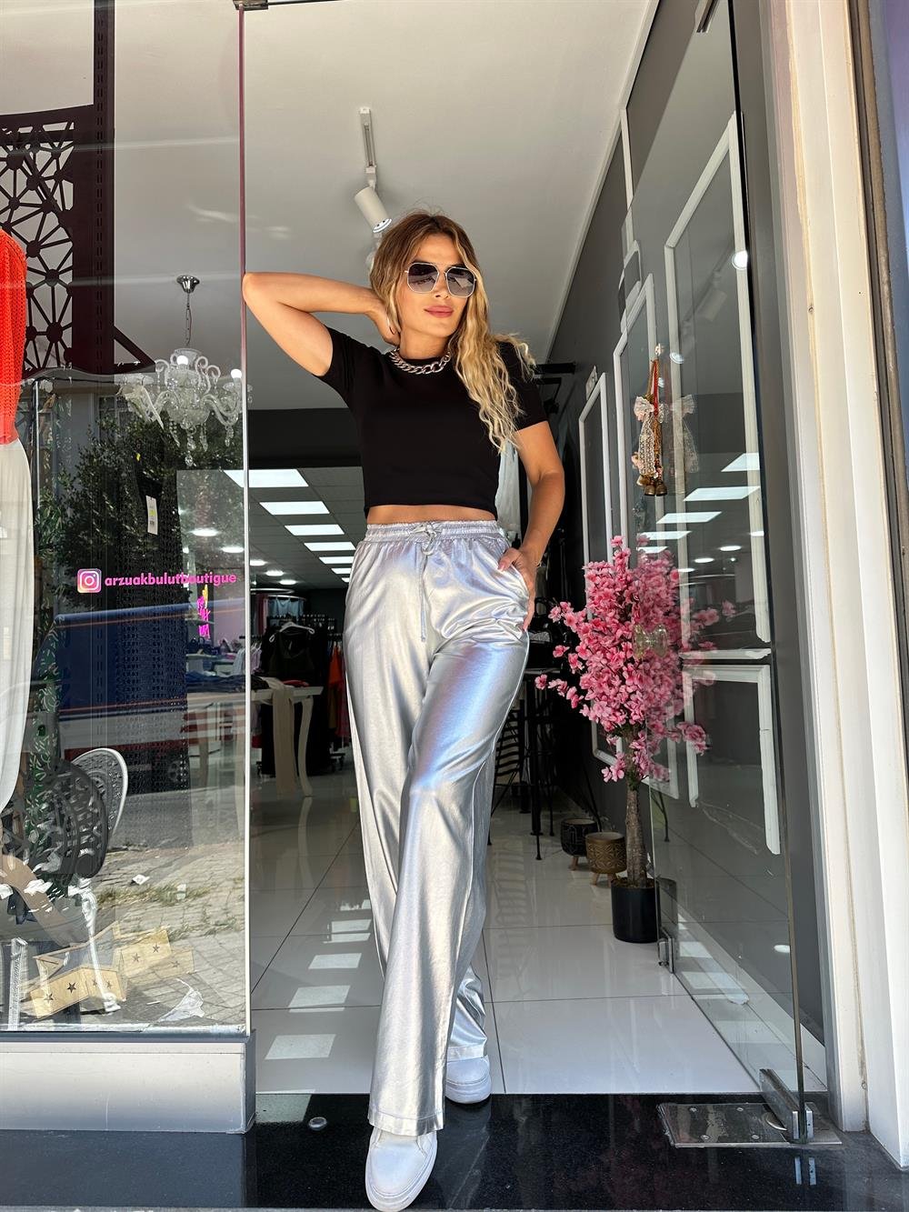 Gümüş Bel Lastikli Parlak Pantolon