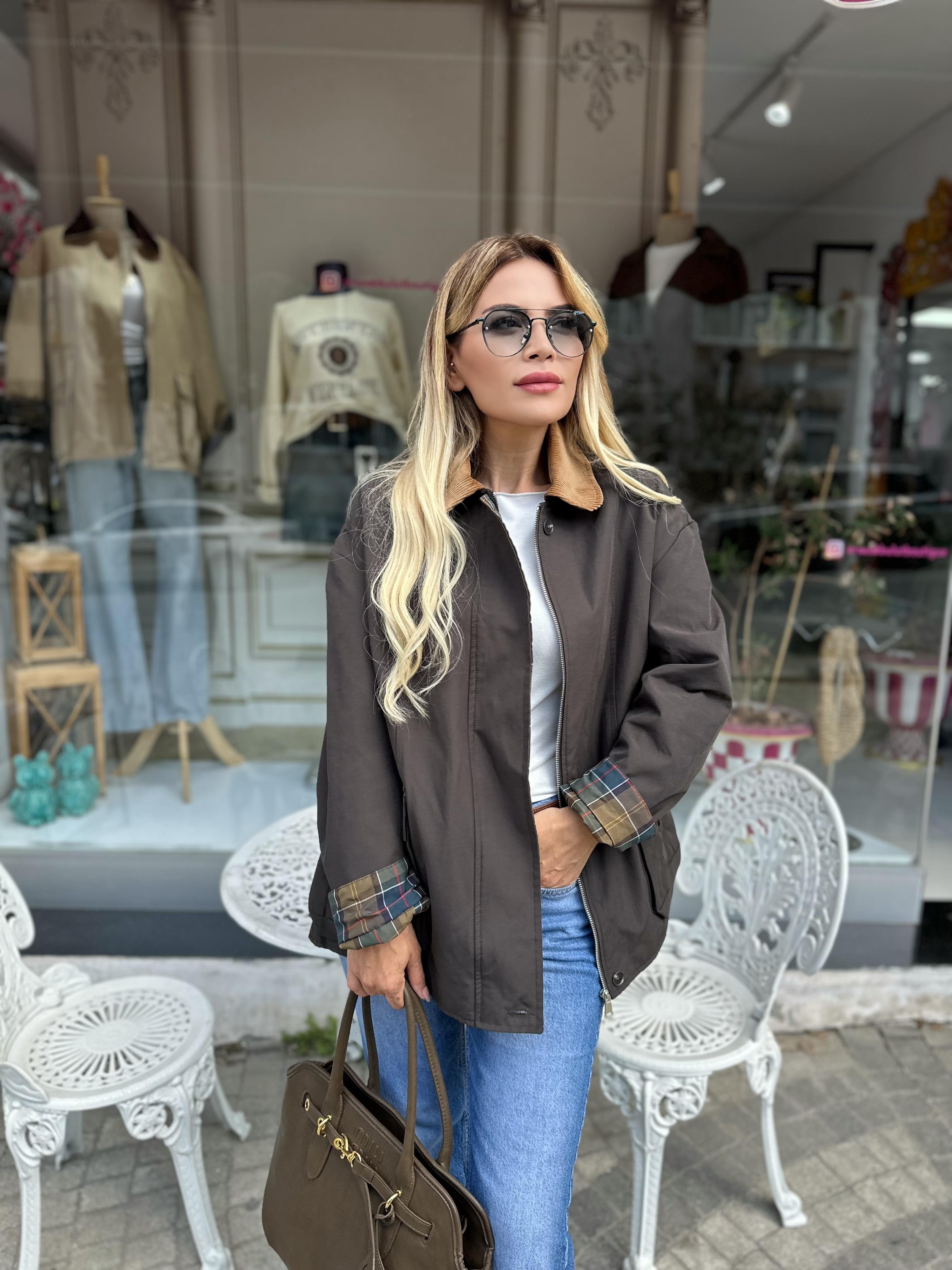 Kadife Yaka Ekose Astar Detaylı Ceket
