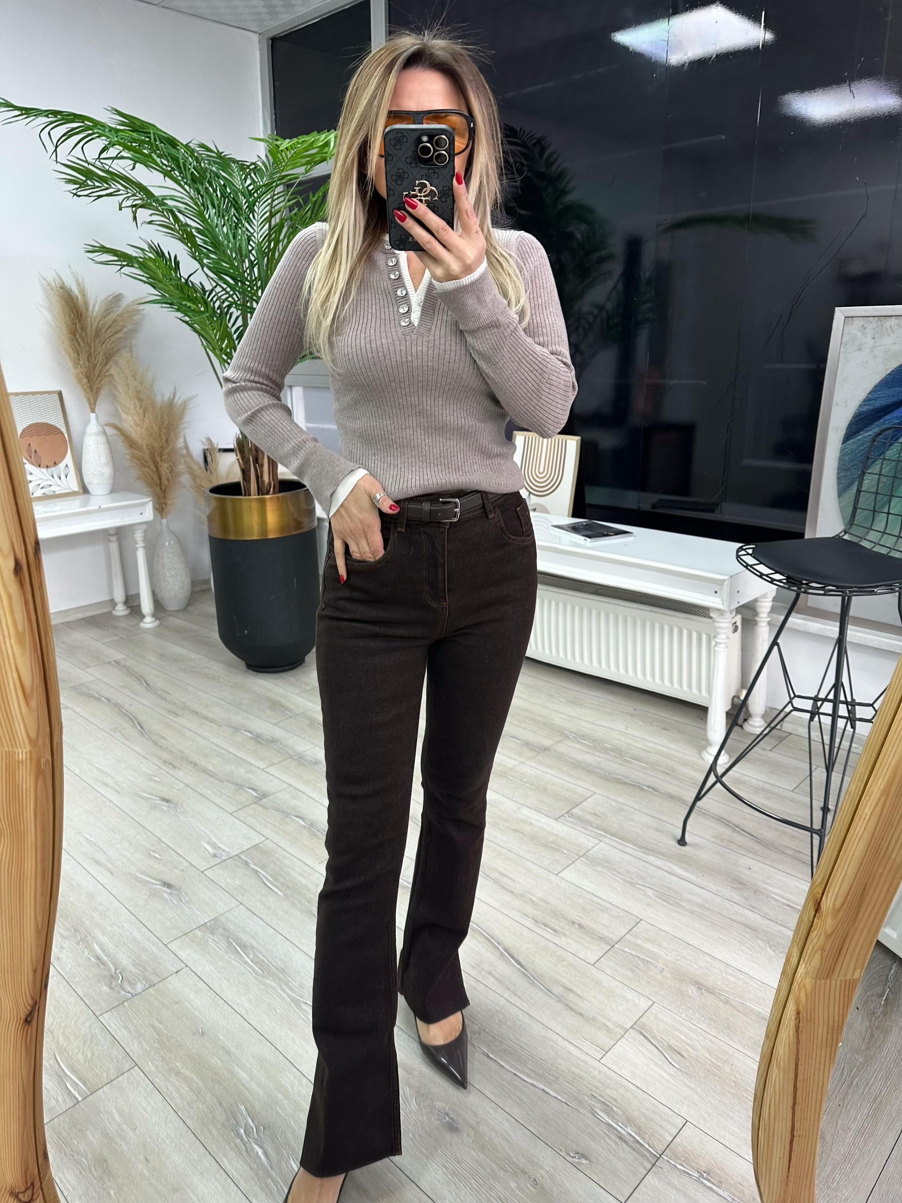 Kahverengi Yırtmaç Detaylı Jean 