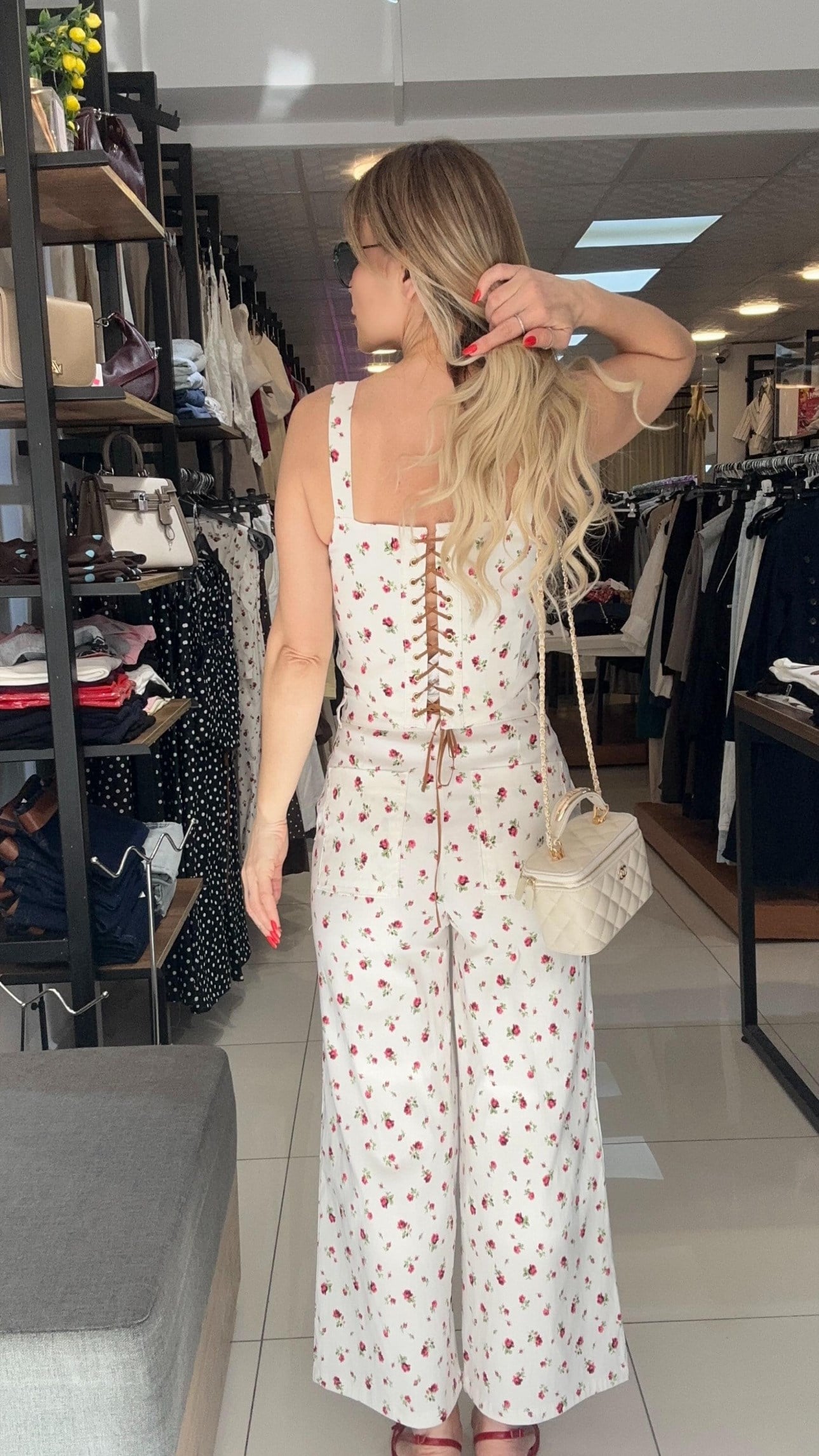 Kırmızı Çiçek Desenli Bluz Pantalon Takım