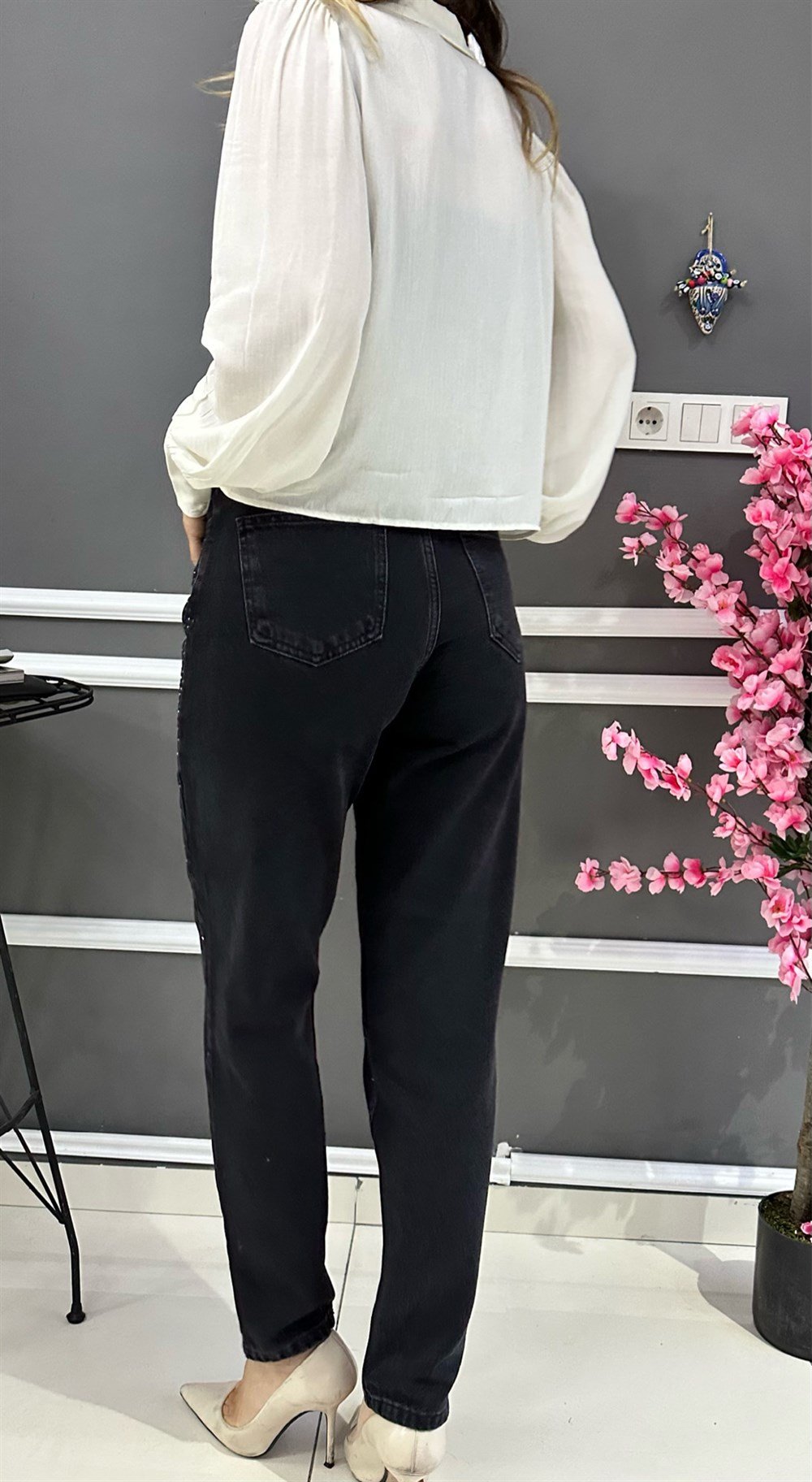 KR Gri Taşlı Mom Jean