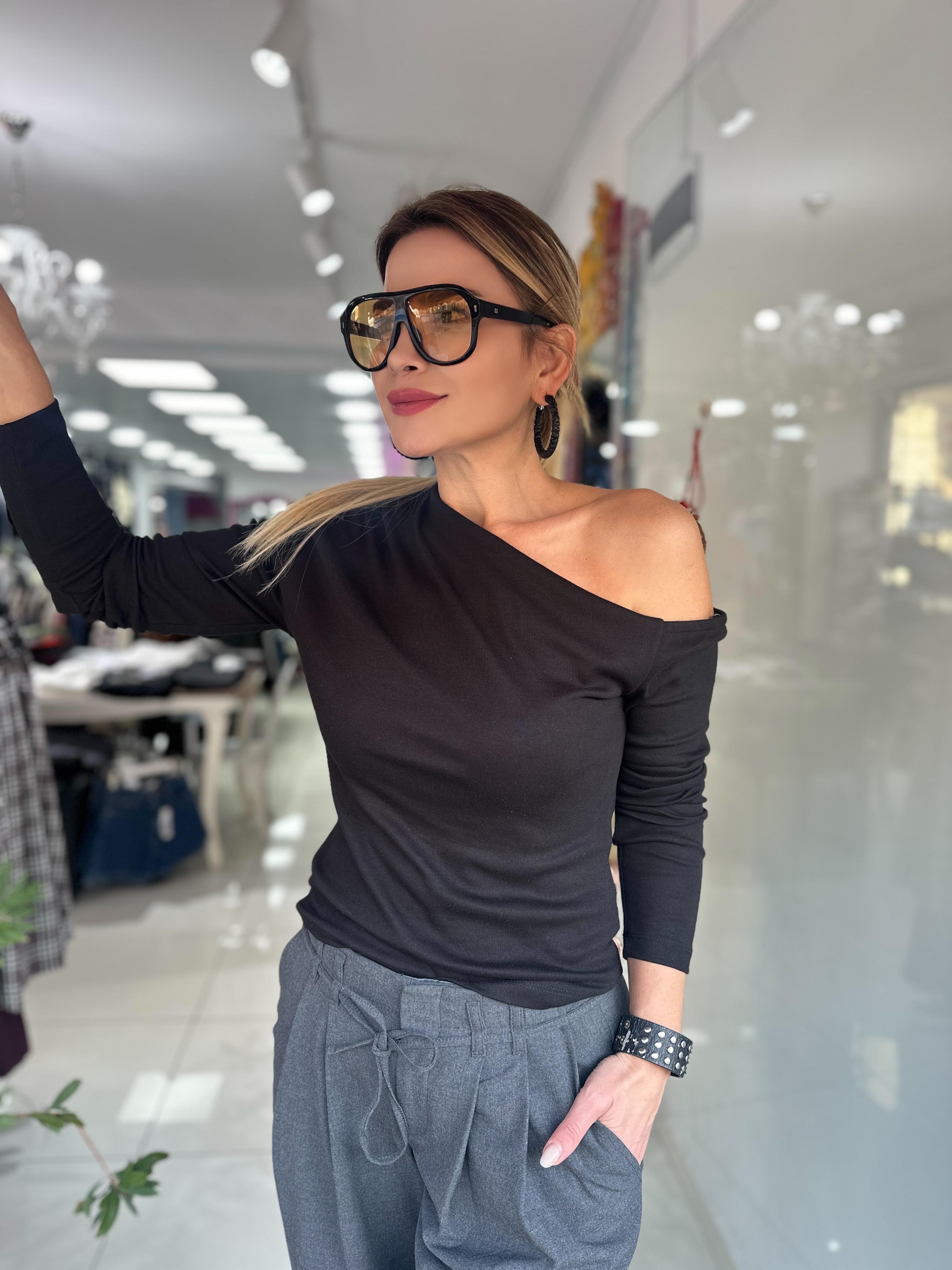 KR Siyah Tek Omuz Drapeli Bluz