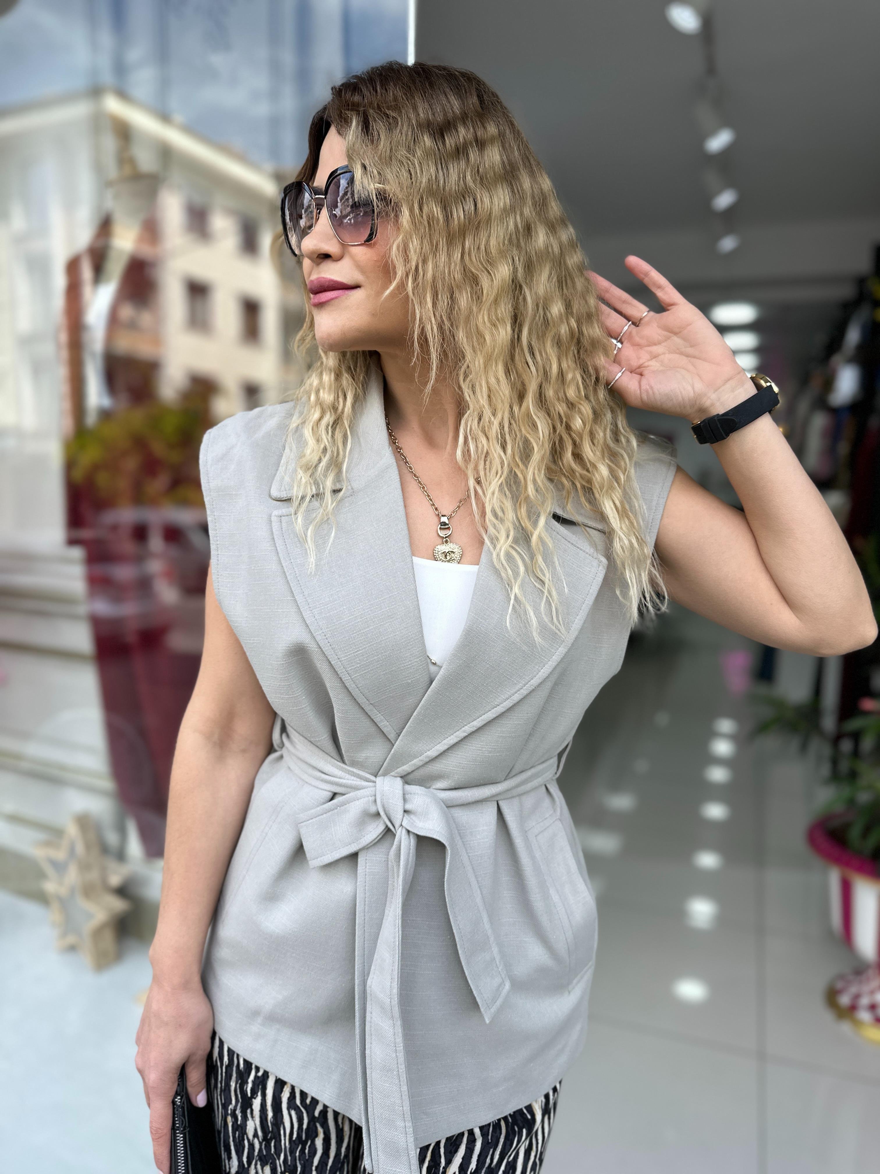 Kuşaklı Gri Yelek