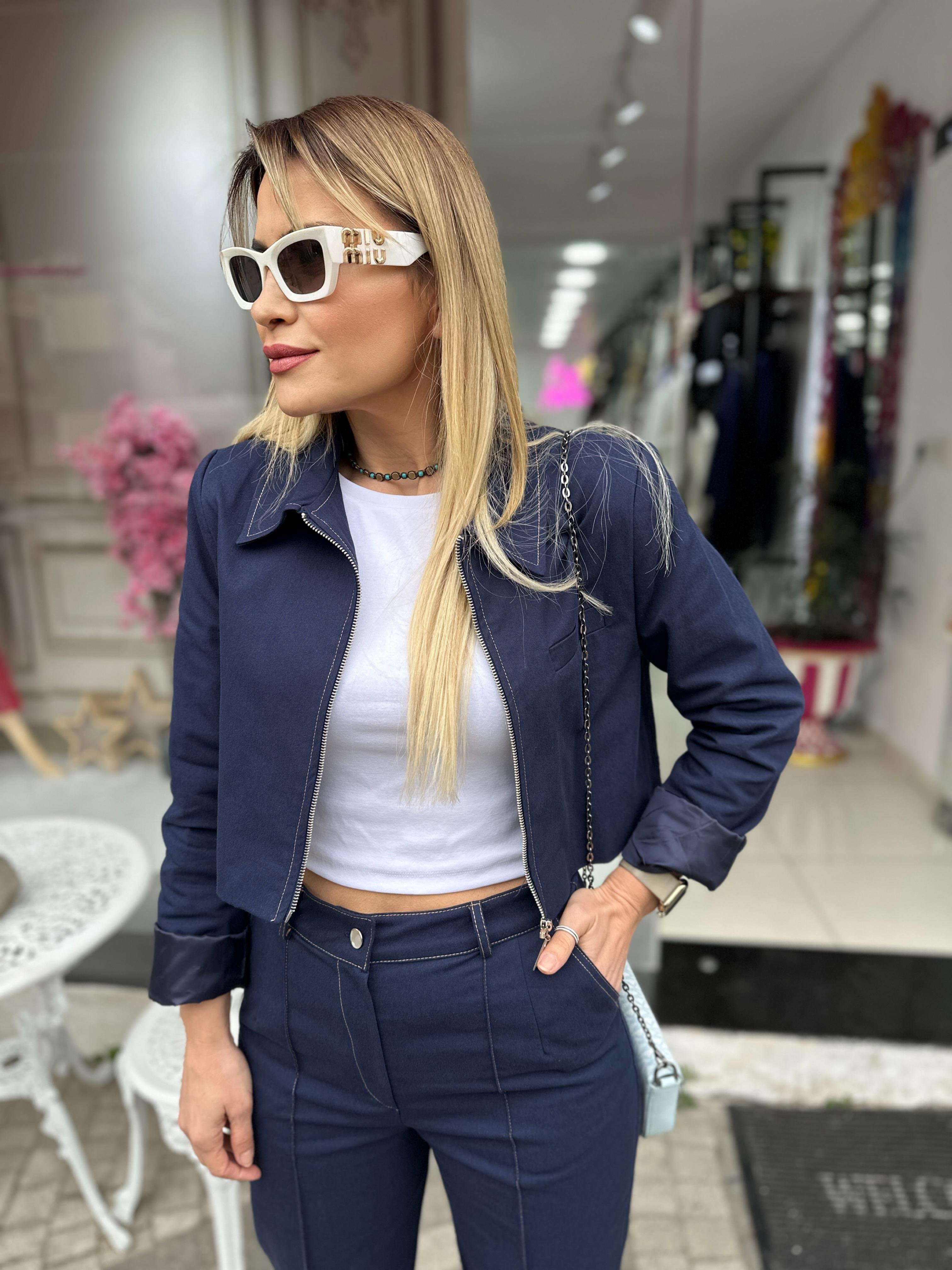 Lacivert Ceketli Takım 