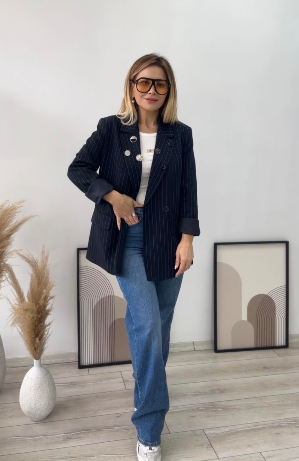 Lacivert Çizgili Aksesuar Detaylı Tasarım Ceket 