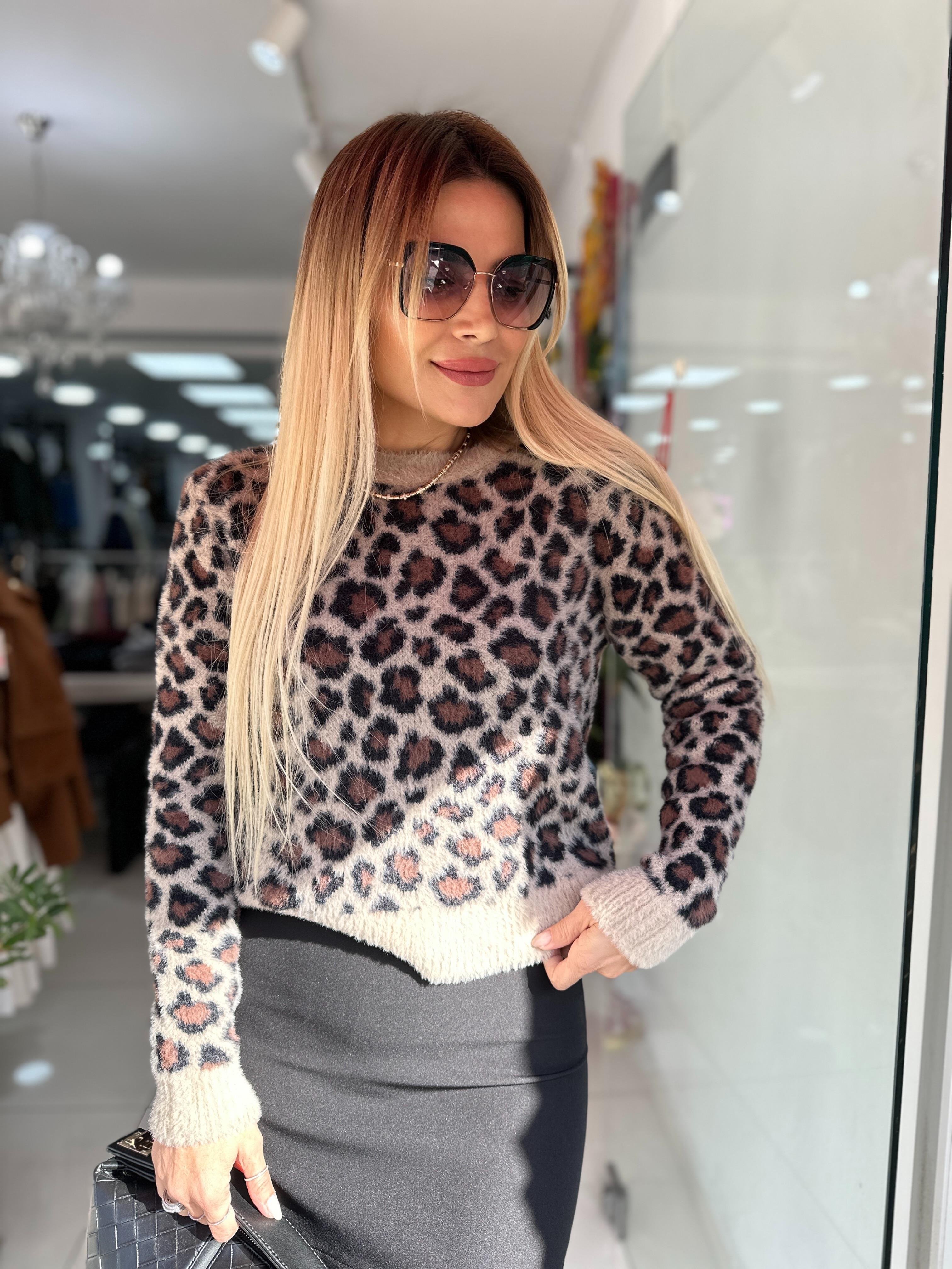 Leopar Desenli Yumoş Dokulu Kazak 