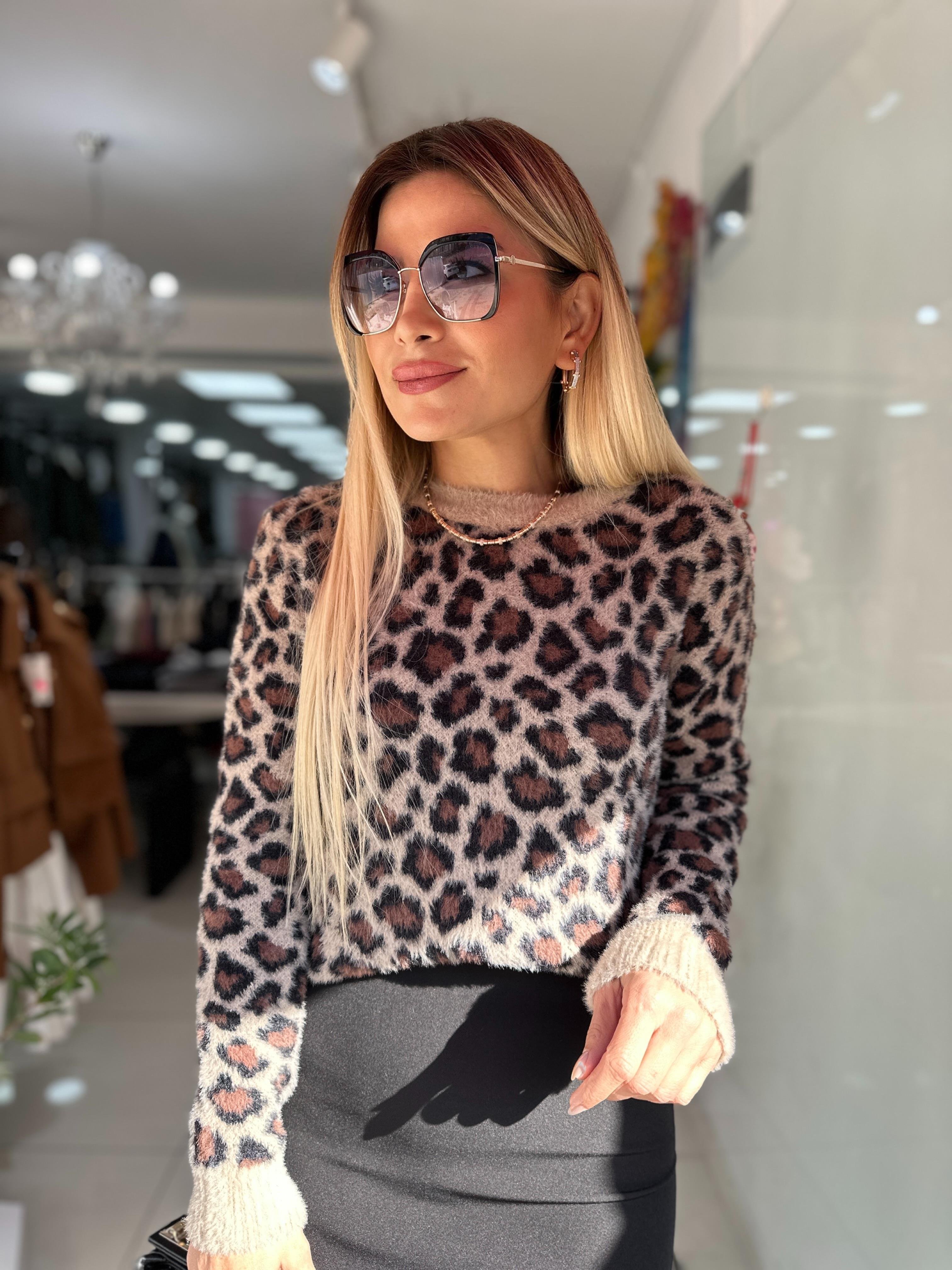 Leopar Desenli Yumoş Dokulu Kazak 