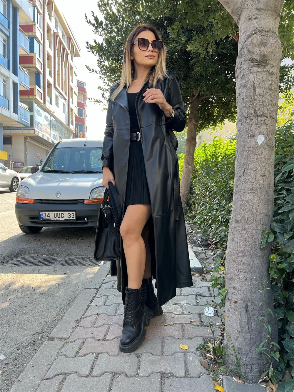 LF Siyah Uzun Deri Trençkot