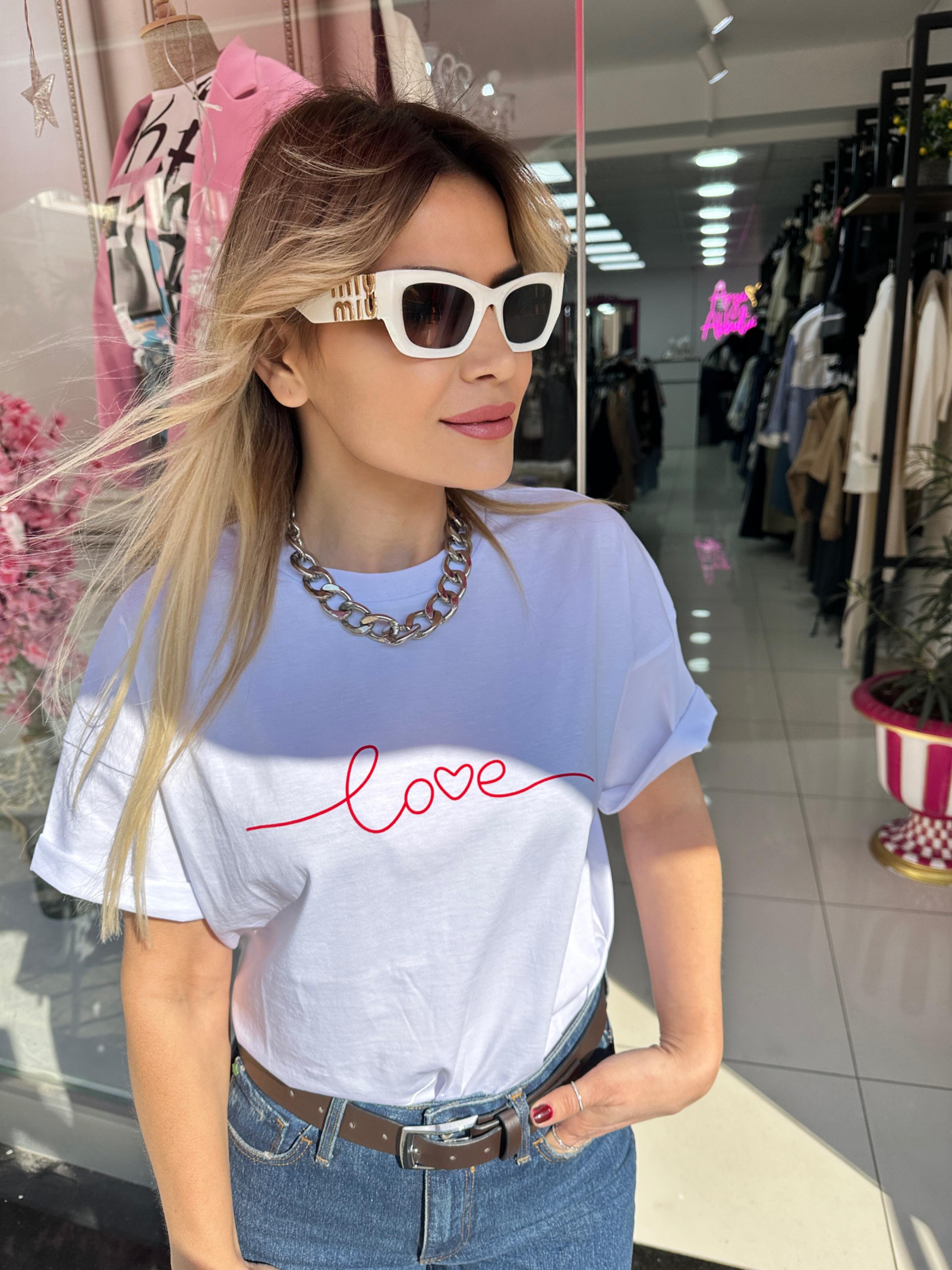 Love Yazı Detaylı Tşhirt 