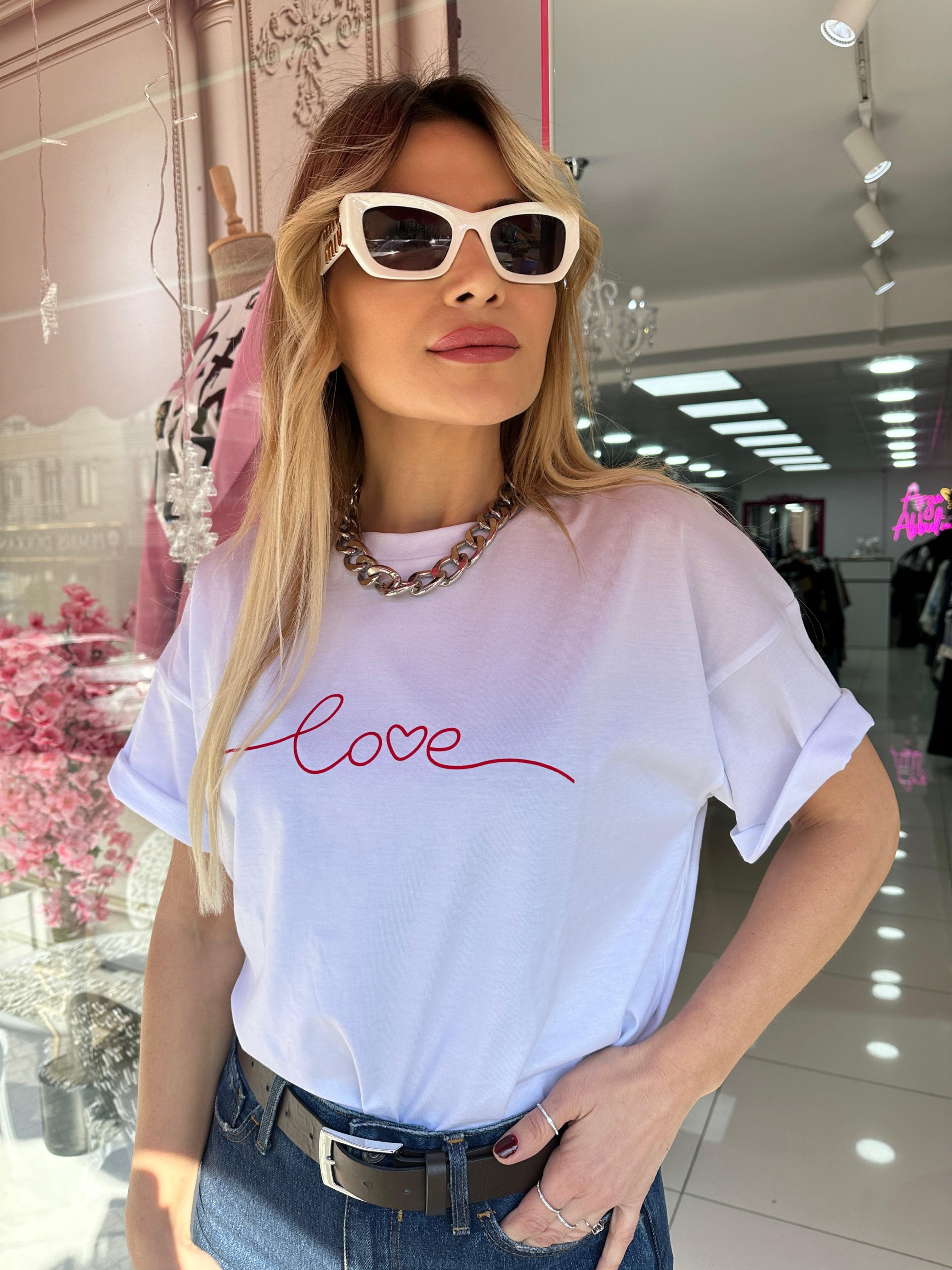 Love Yazı Detaylı Tşhirt 