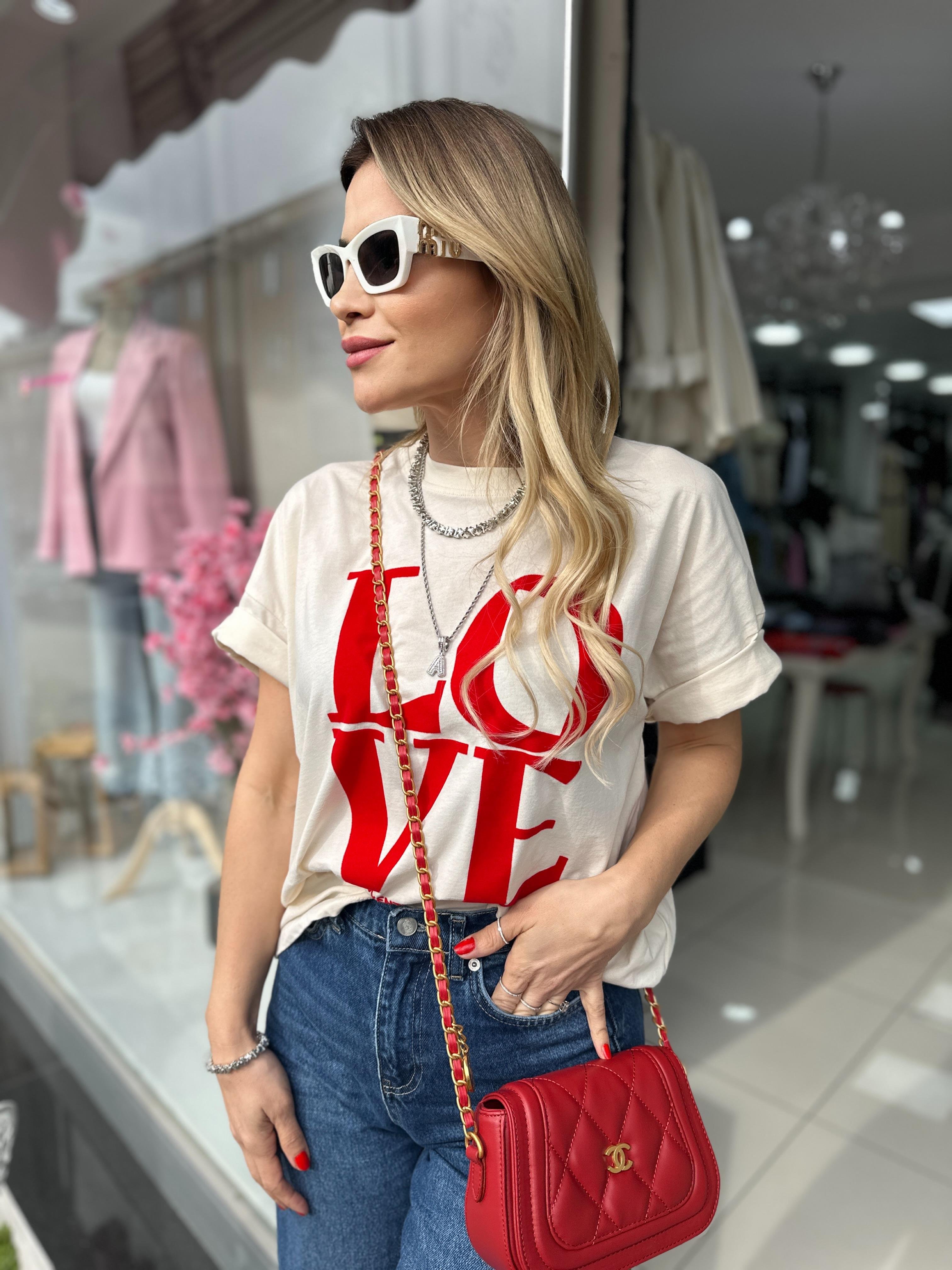 Love Yazılı Bej Tşhirt 