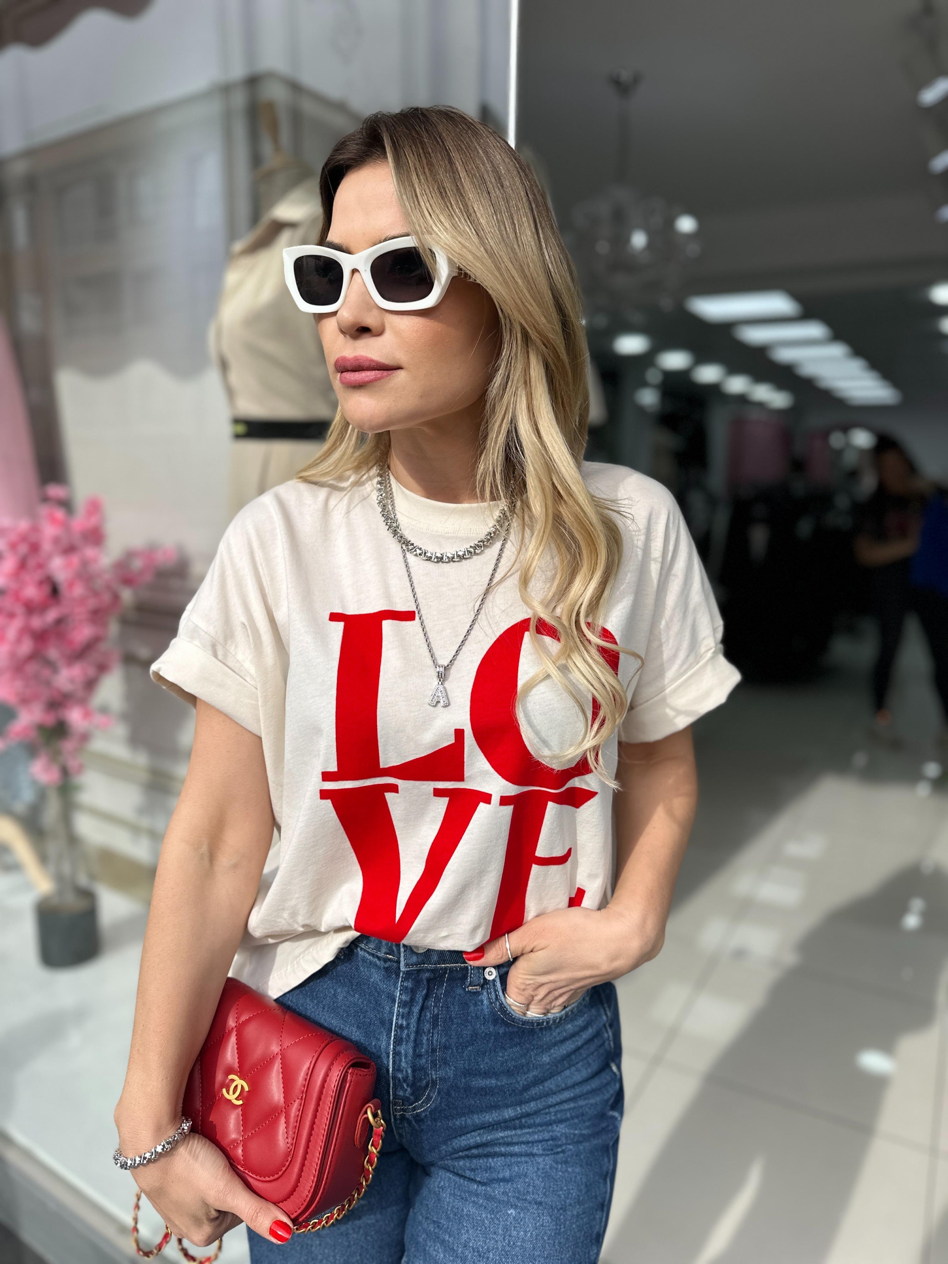 Love Yazılı Bej Tşhirt 