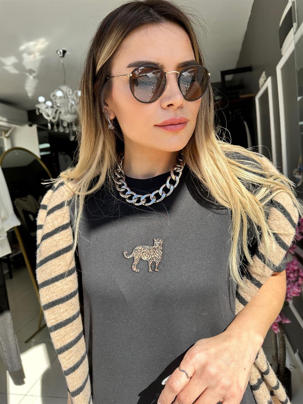LY Siyah Nakışlı Elbise