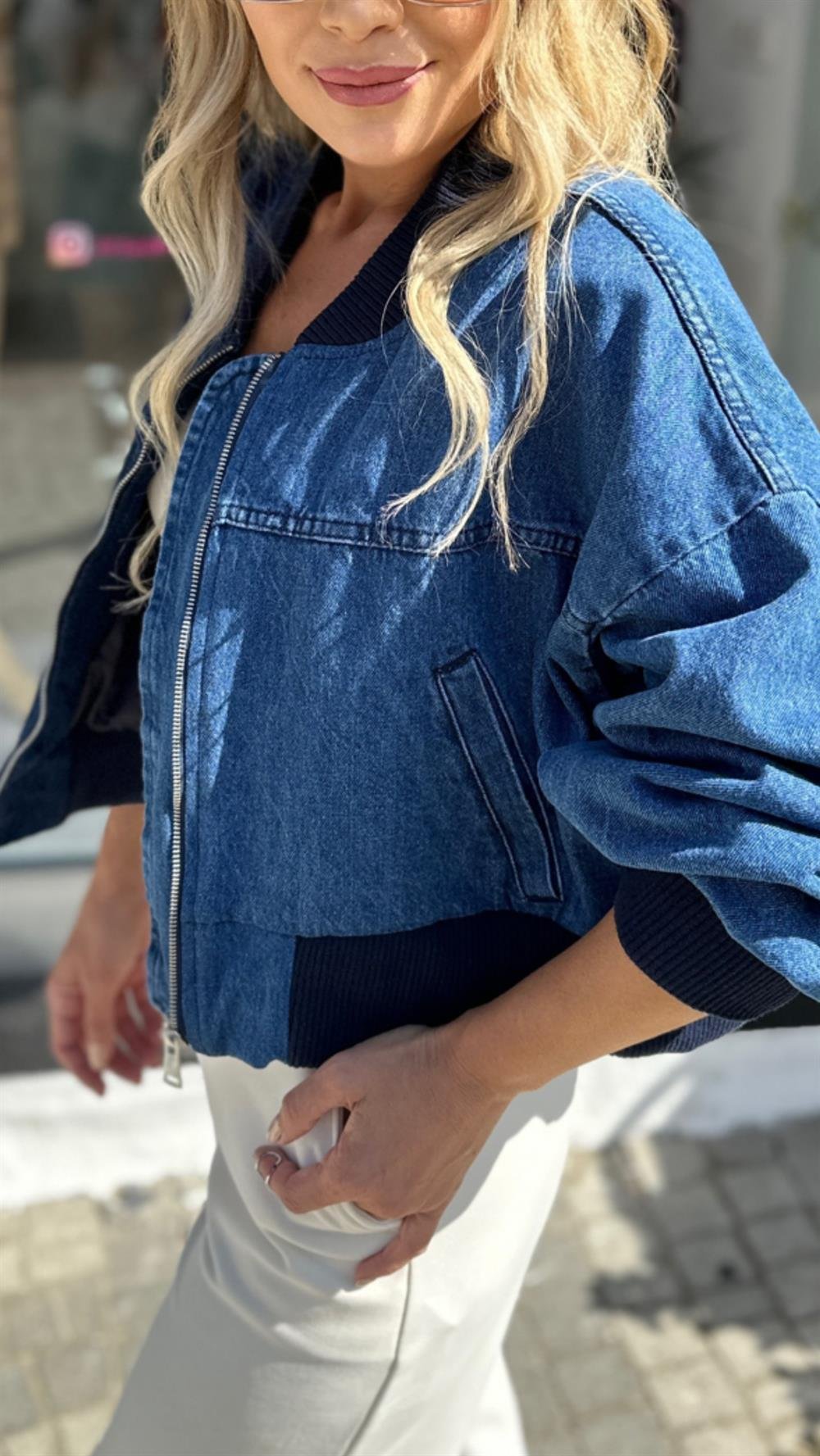 Mavi Bomber 