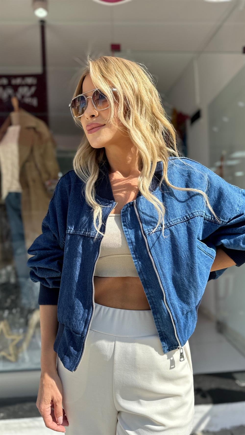 Mavi Bomber 