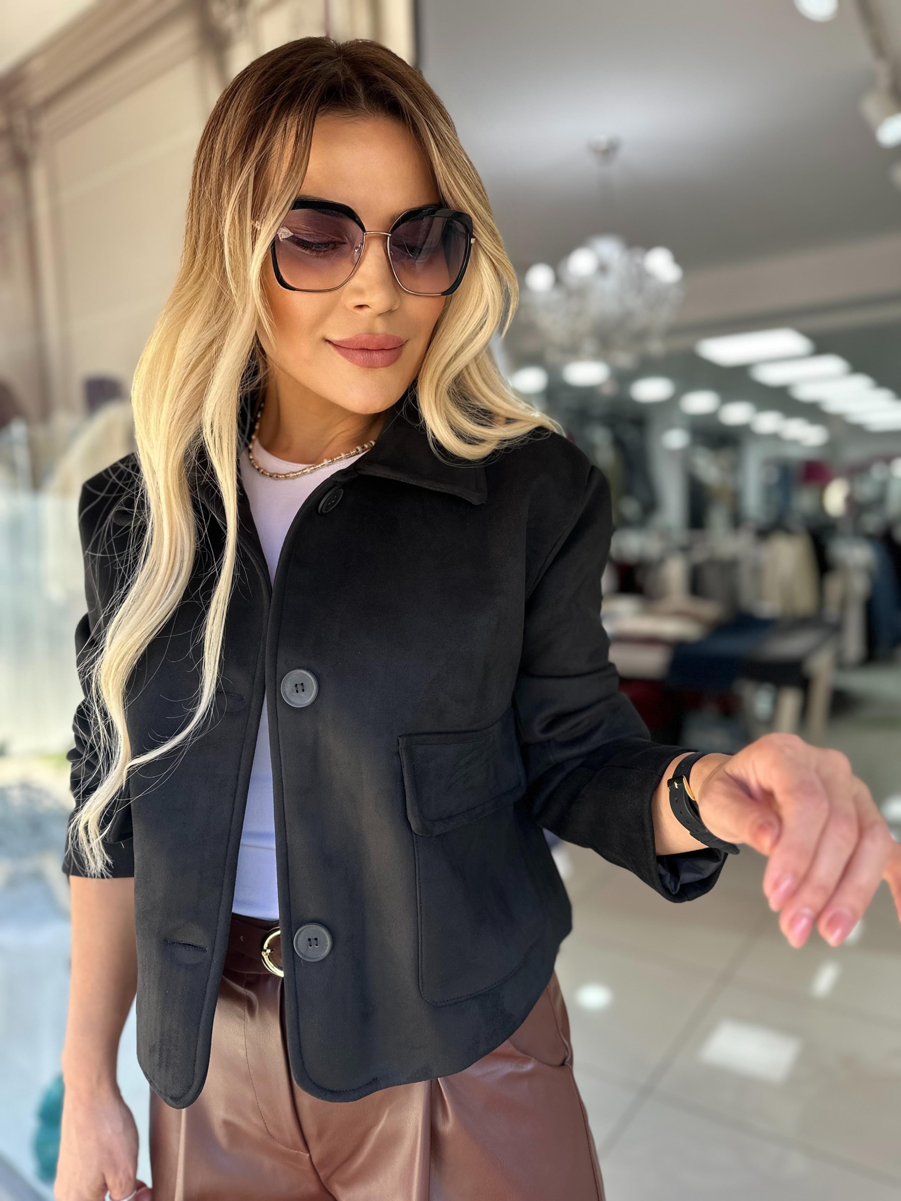 MD Siyah Süet Kısa Ceket