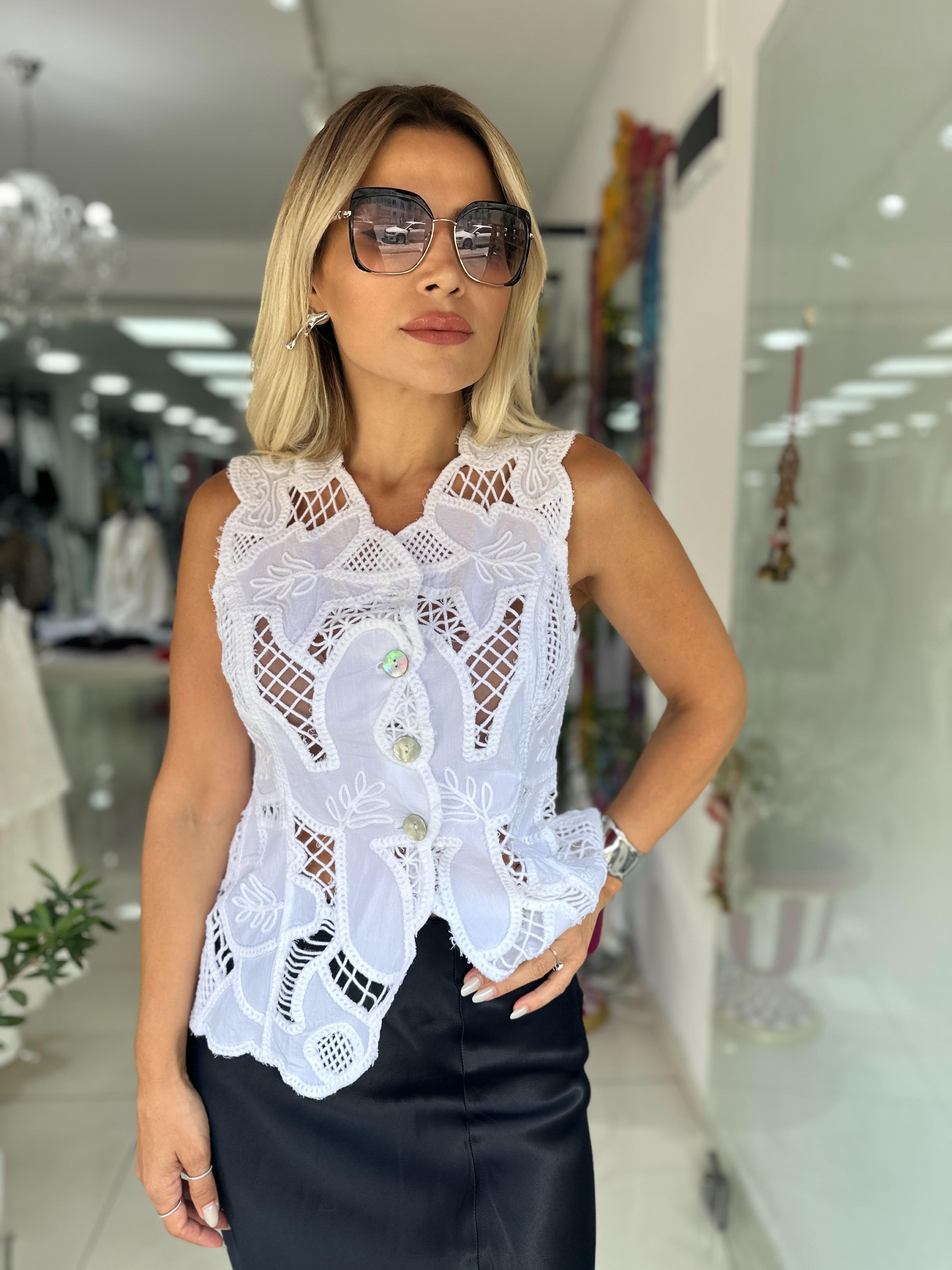 Nakış İşlemeli Yelek 