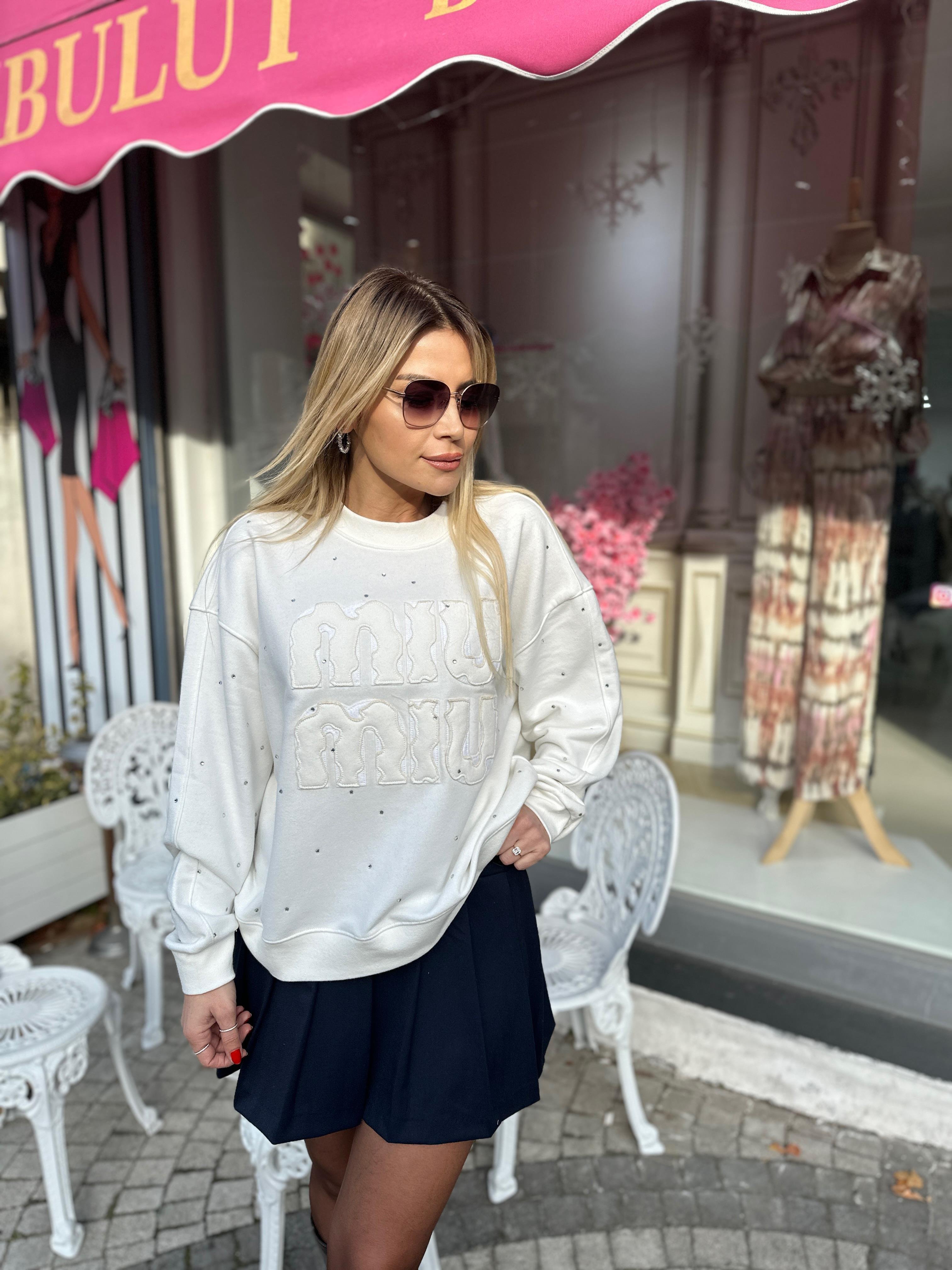 ORJ Beyaz Kabartmalı Taşlı Sweat