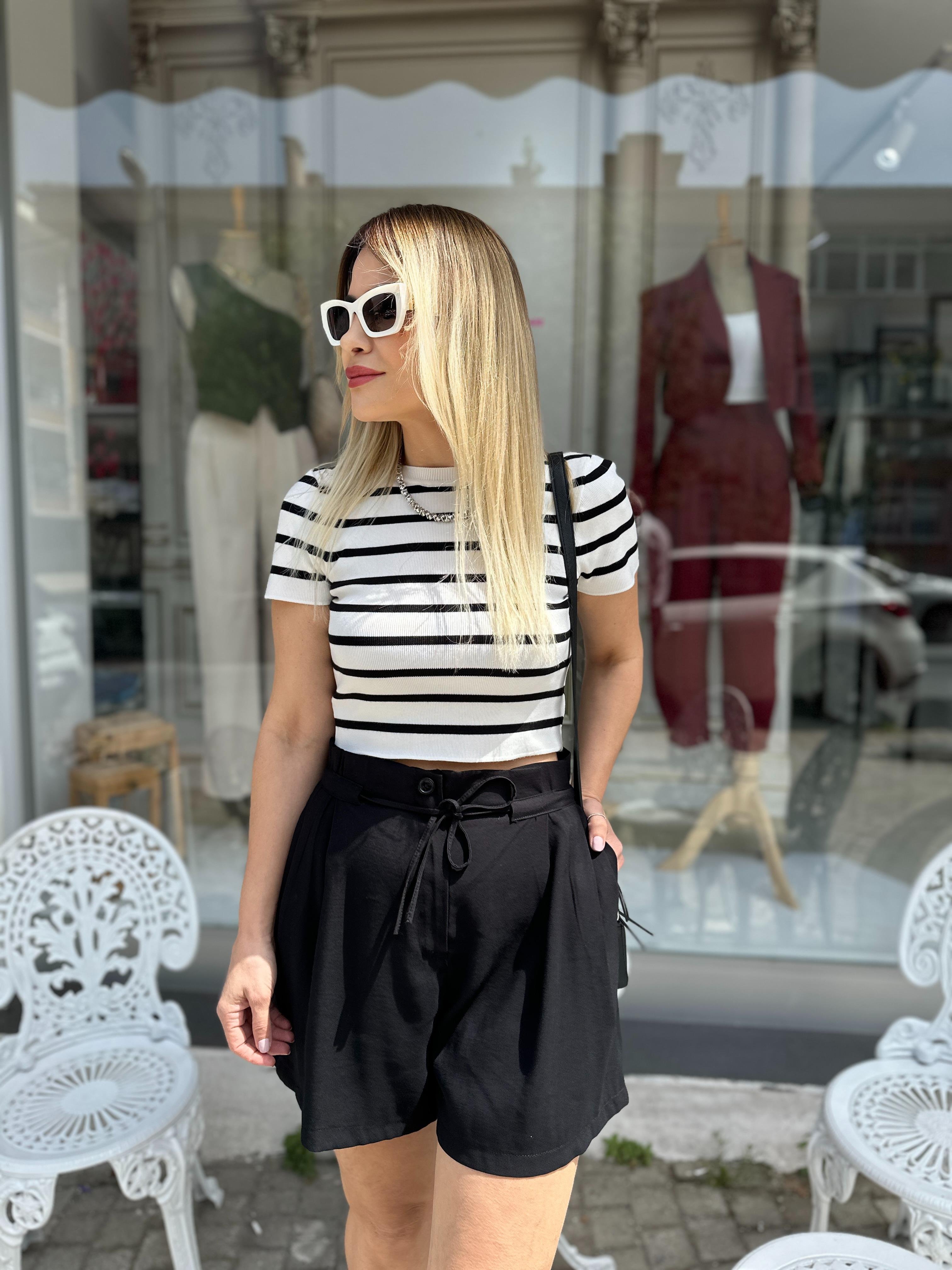 Orj Siyah Bağcıklı Tensel Şort