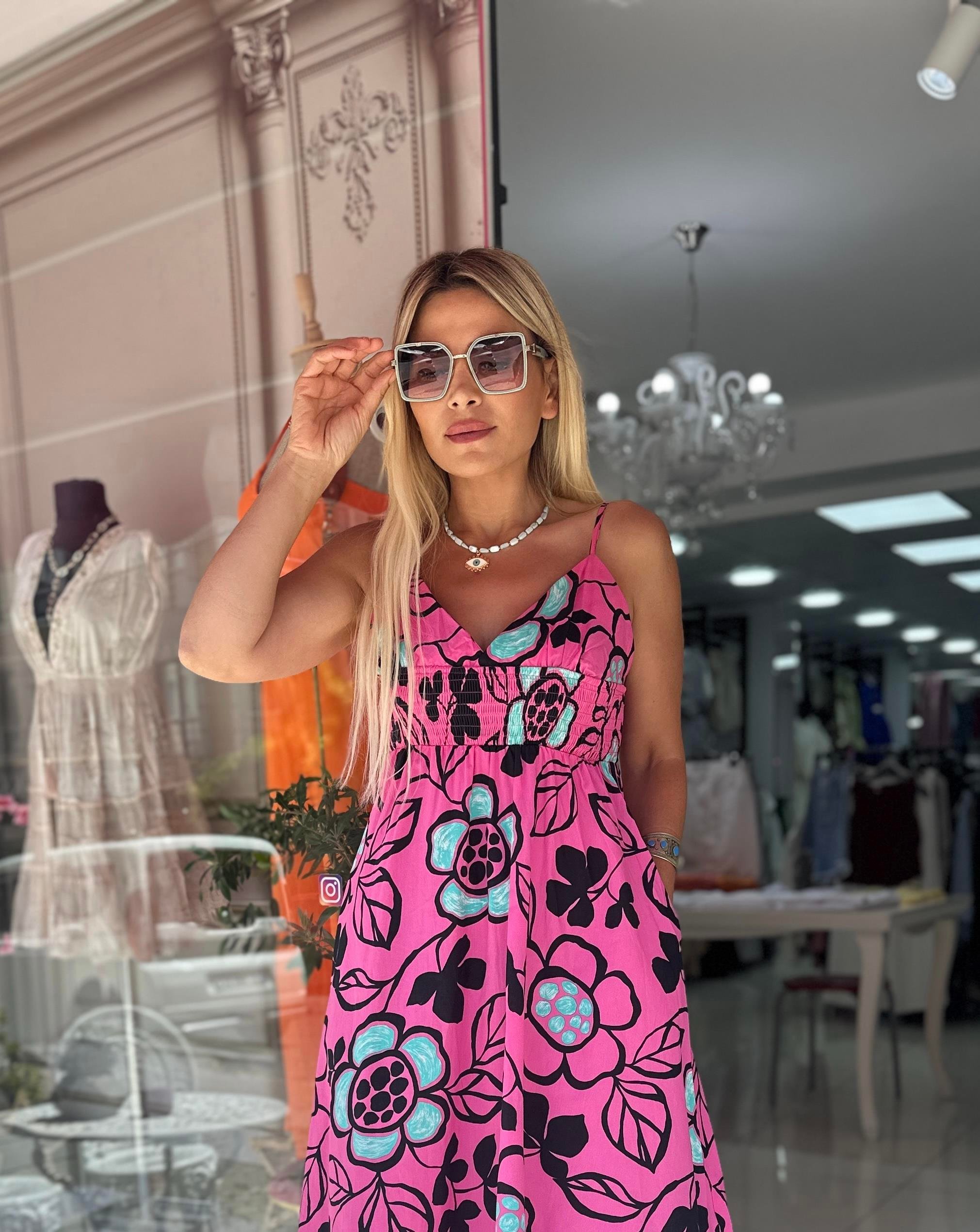 Pembe Desenli Uzun Elbise