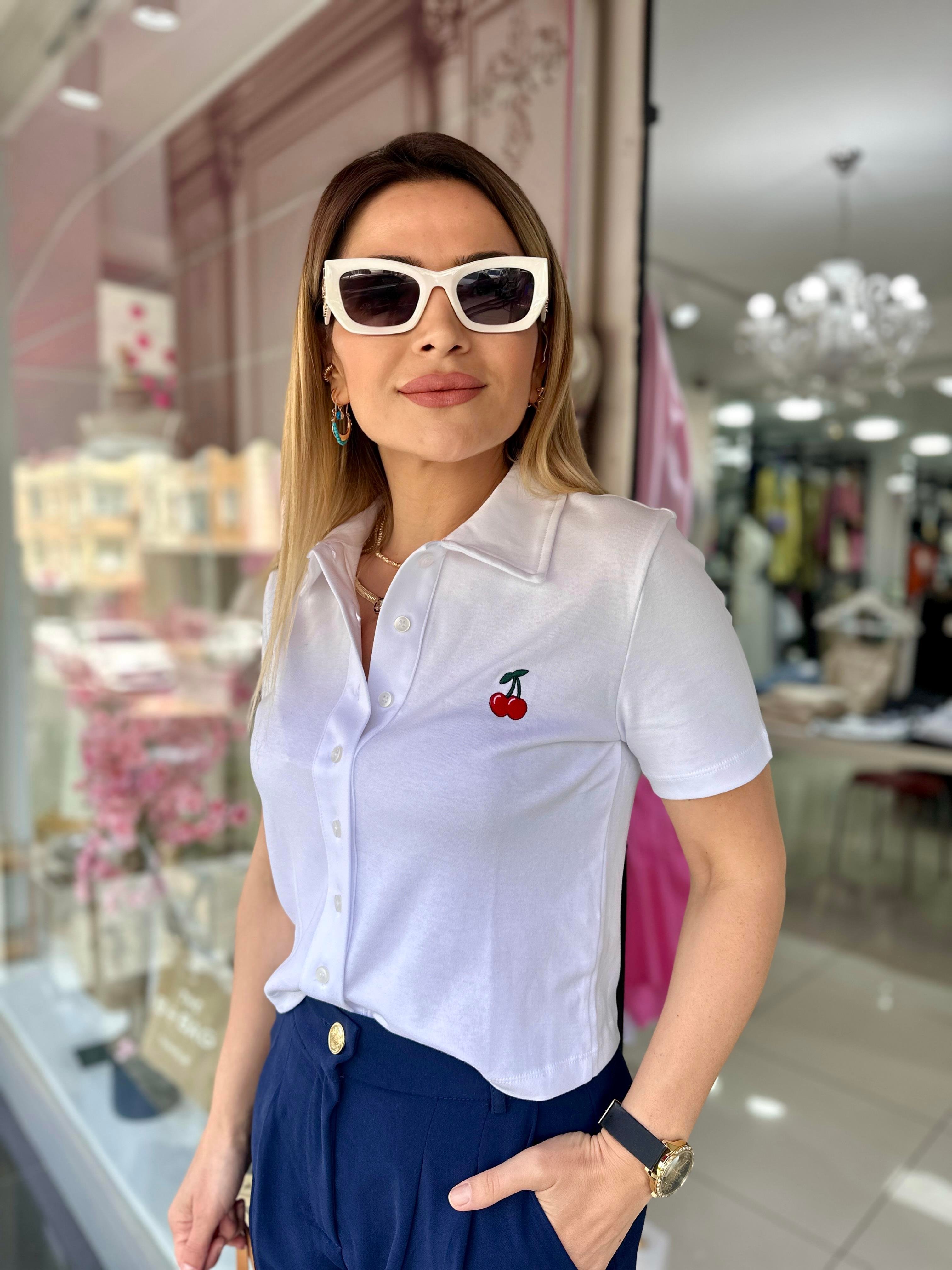 Polo Yaka Nakış Detaylı Tşhirt