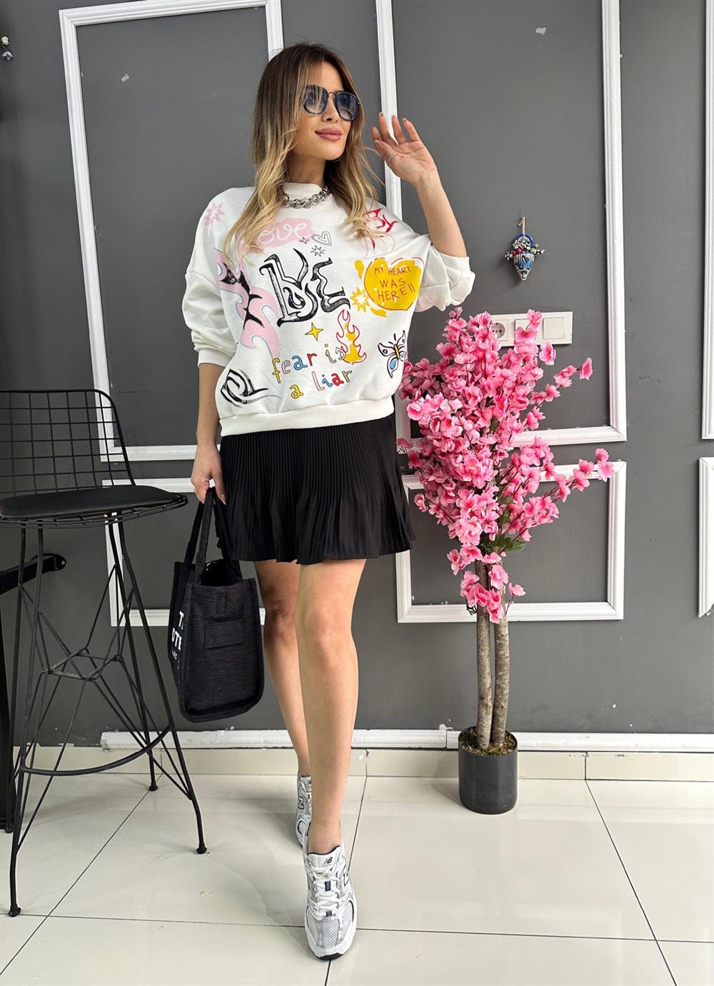 QZ Ekru Desenli Sweat