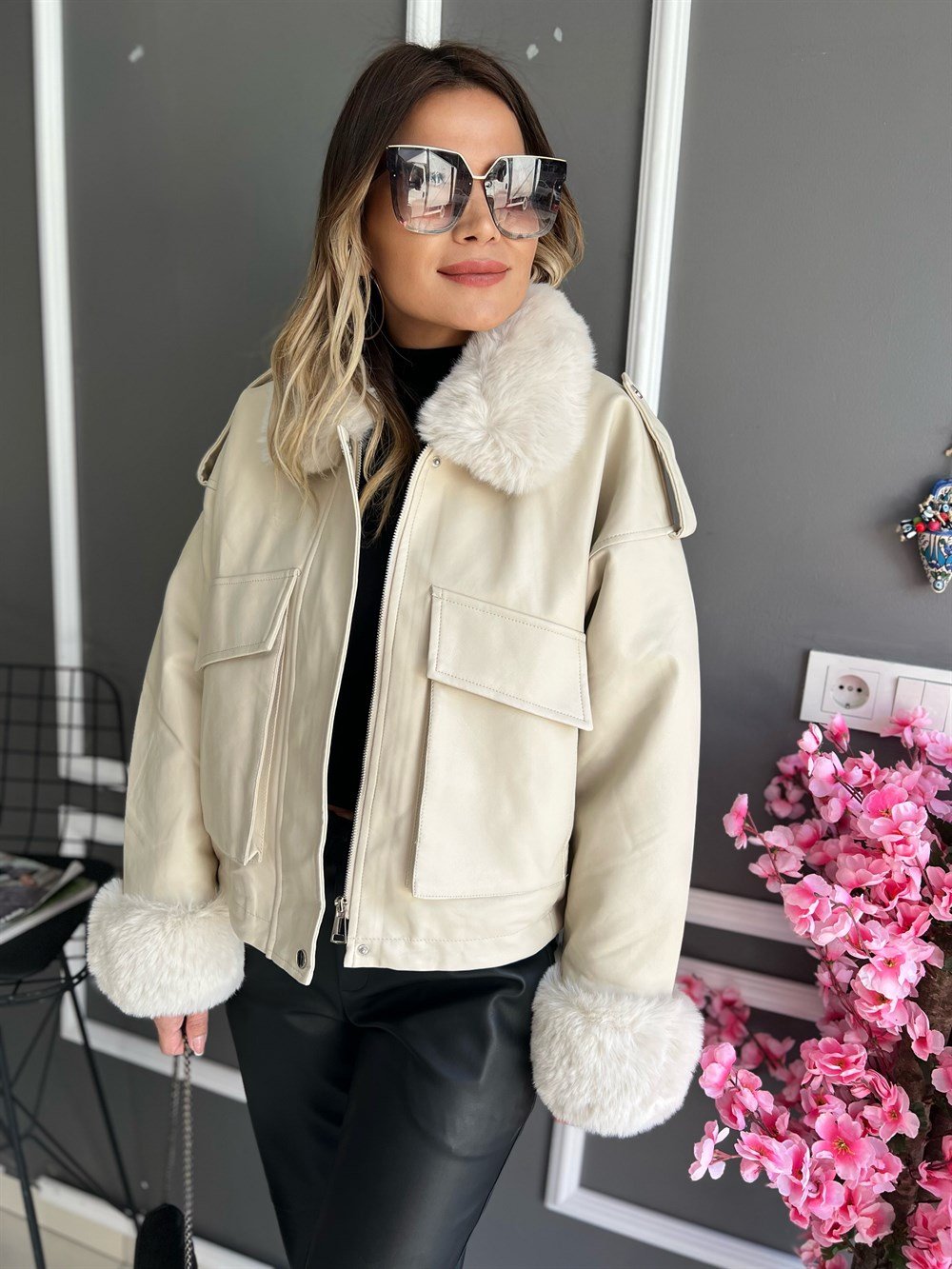 RB Kürk Detay Ekru Deri Mont