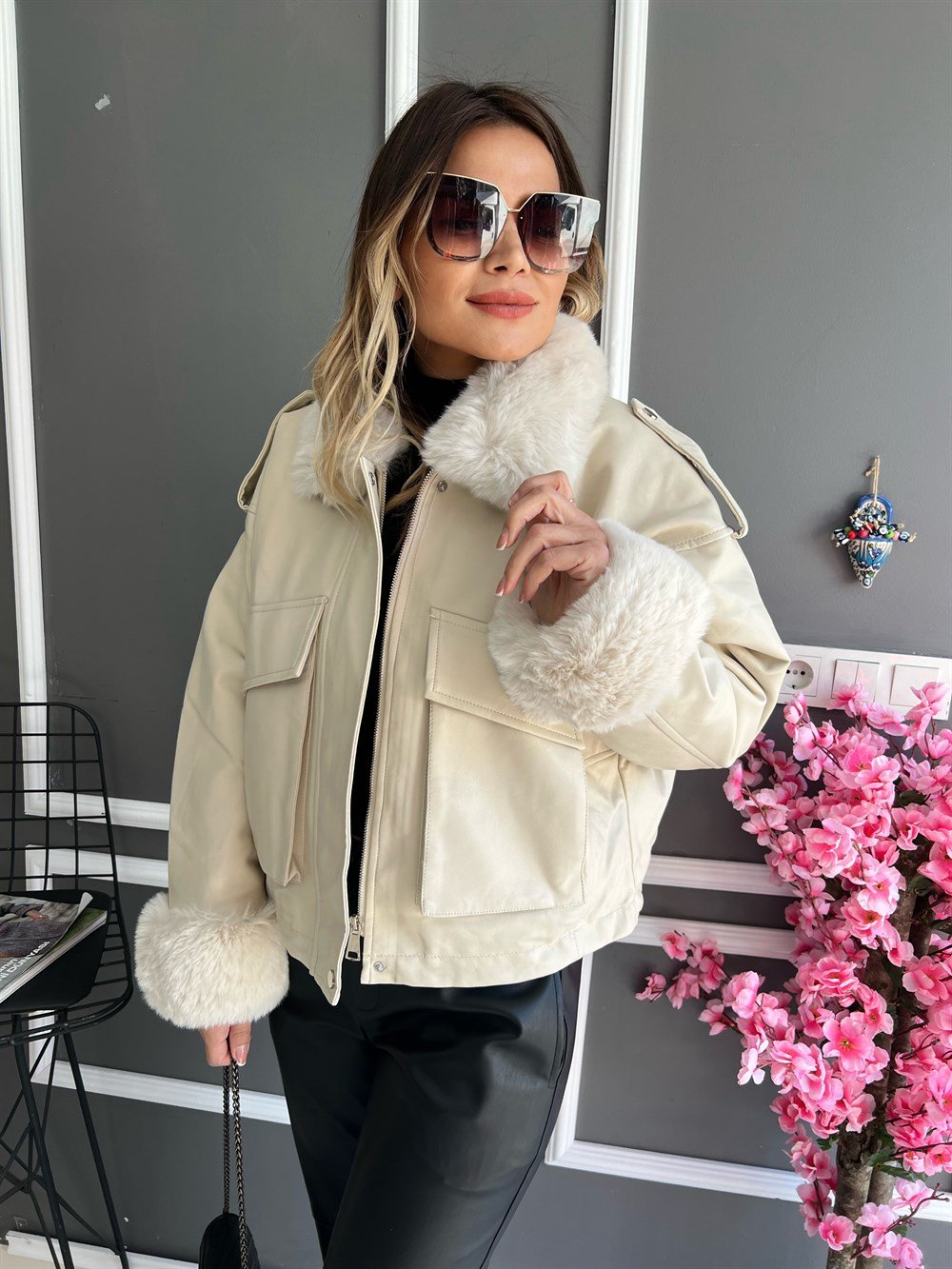 RB Kürk Detay Ekru Deri Mont