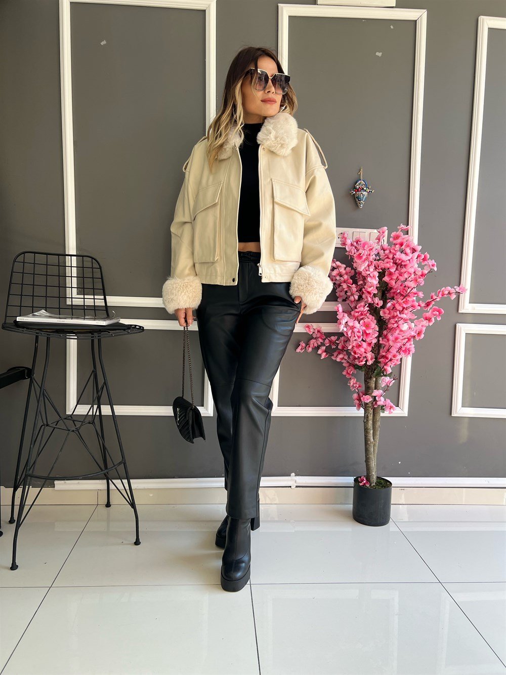 RB Kürk Detay Ekru Deri Mont