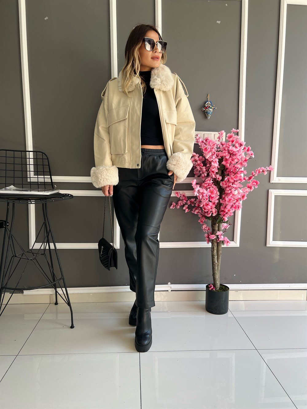 RB Kürk Detay Ekru Deri Mont