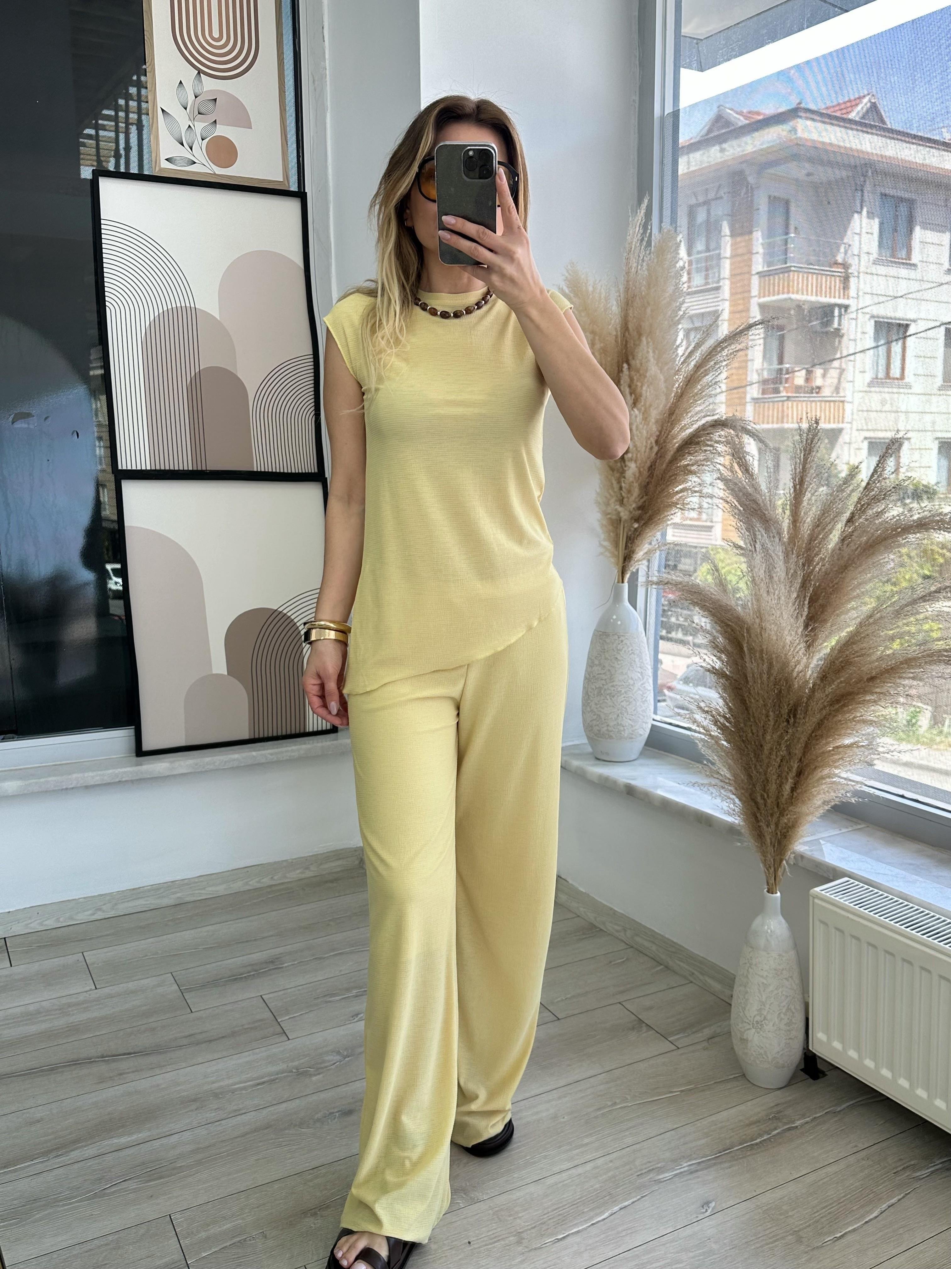 Sarı Asimetrik Bluz Pantolon Takım