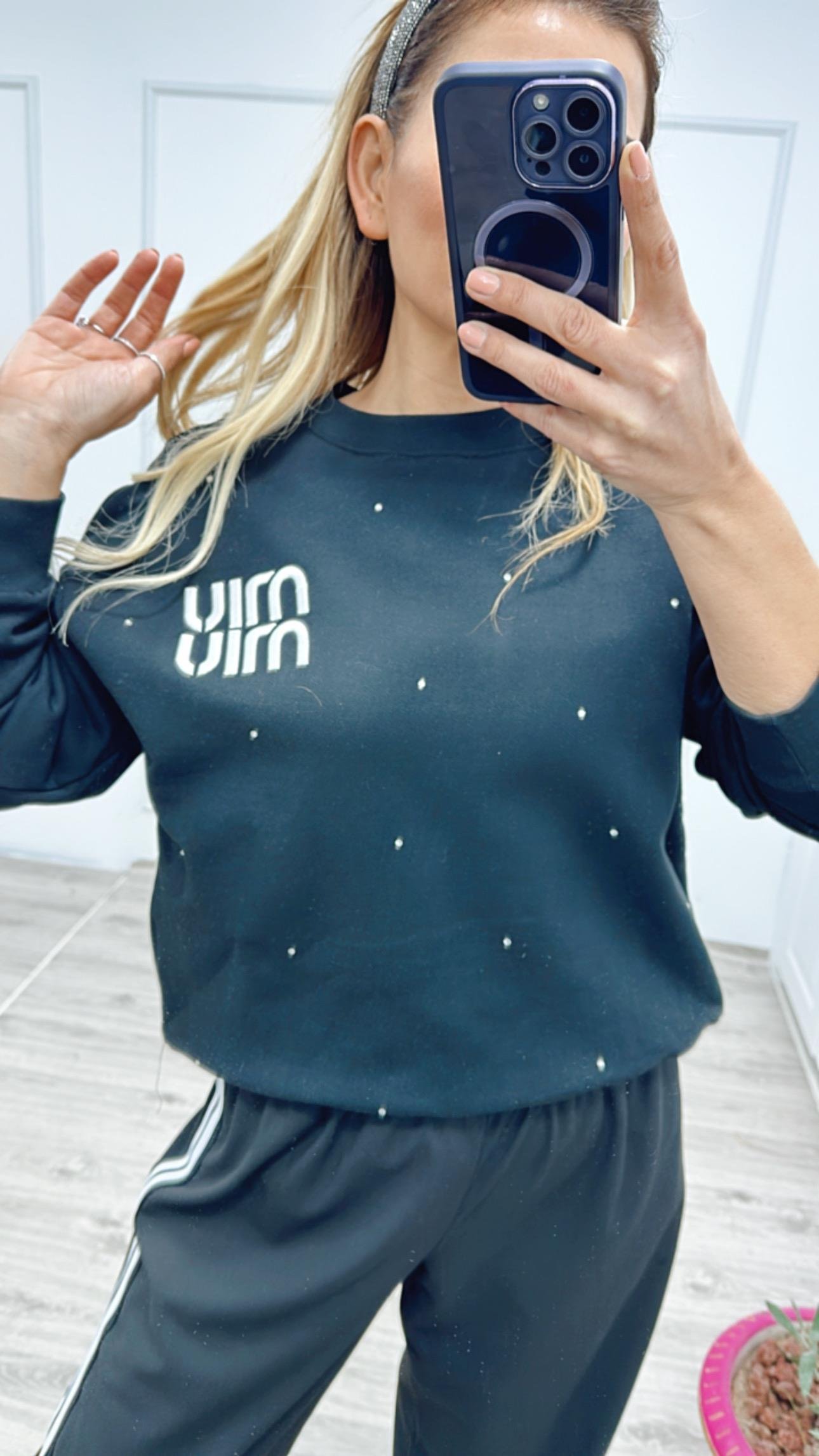 Siyah Baskı Detay Taşlı Sweat 