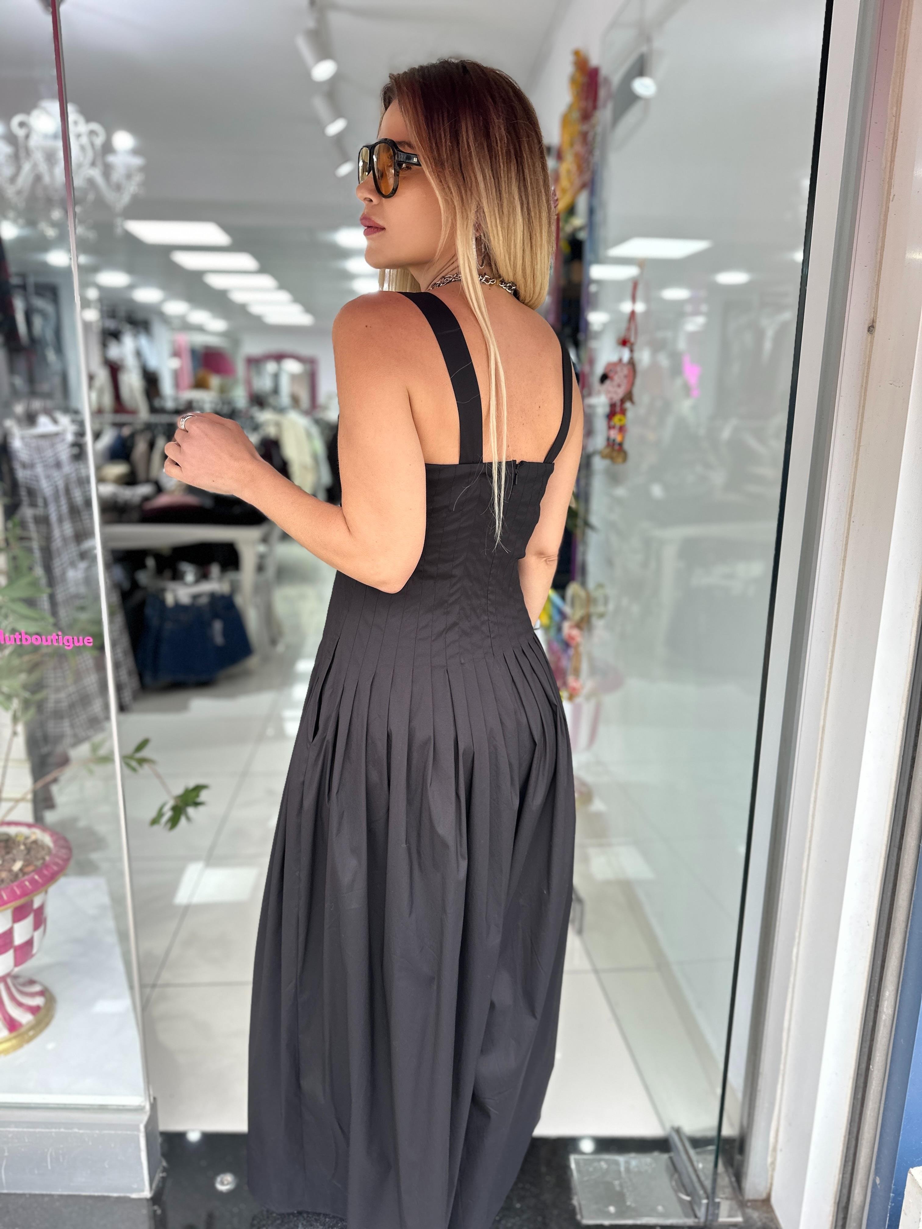 Siyah Kalın Askılı Belden Gipe Detaylı Tulum