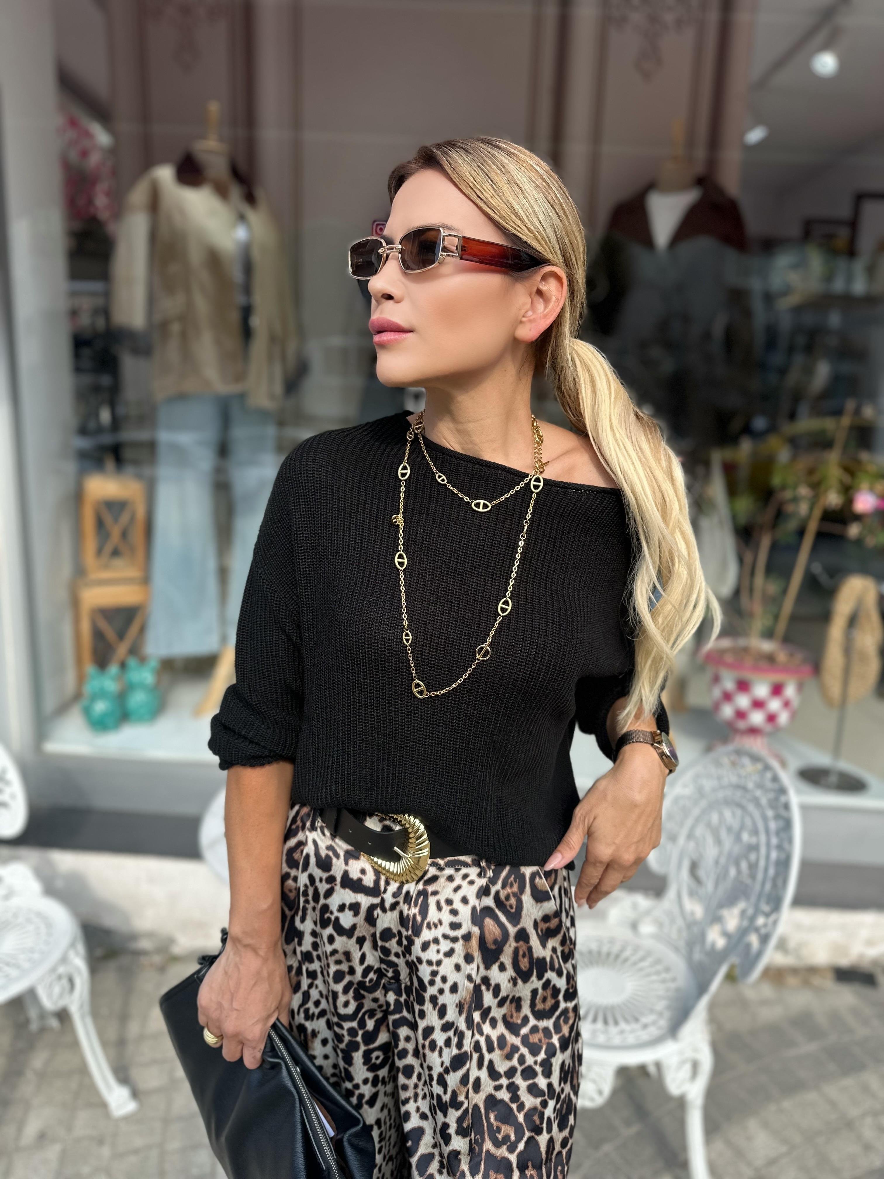 Siyah Kayık Yaka Basic Triko Kazak 